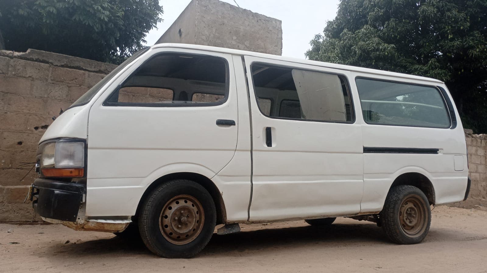 Toyota Hiace — imagen 3