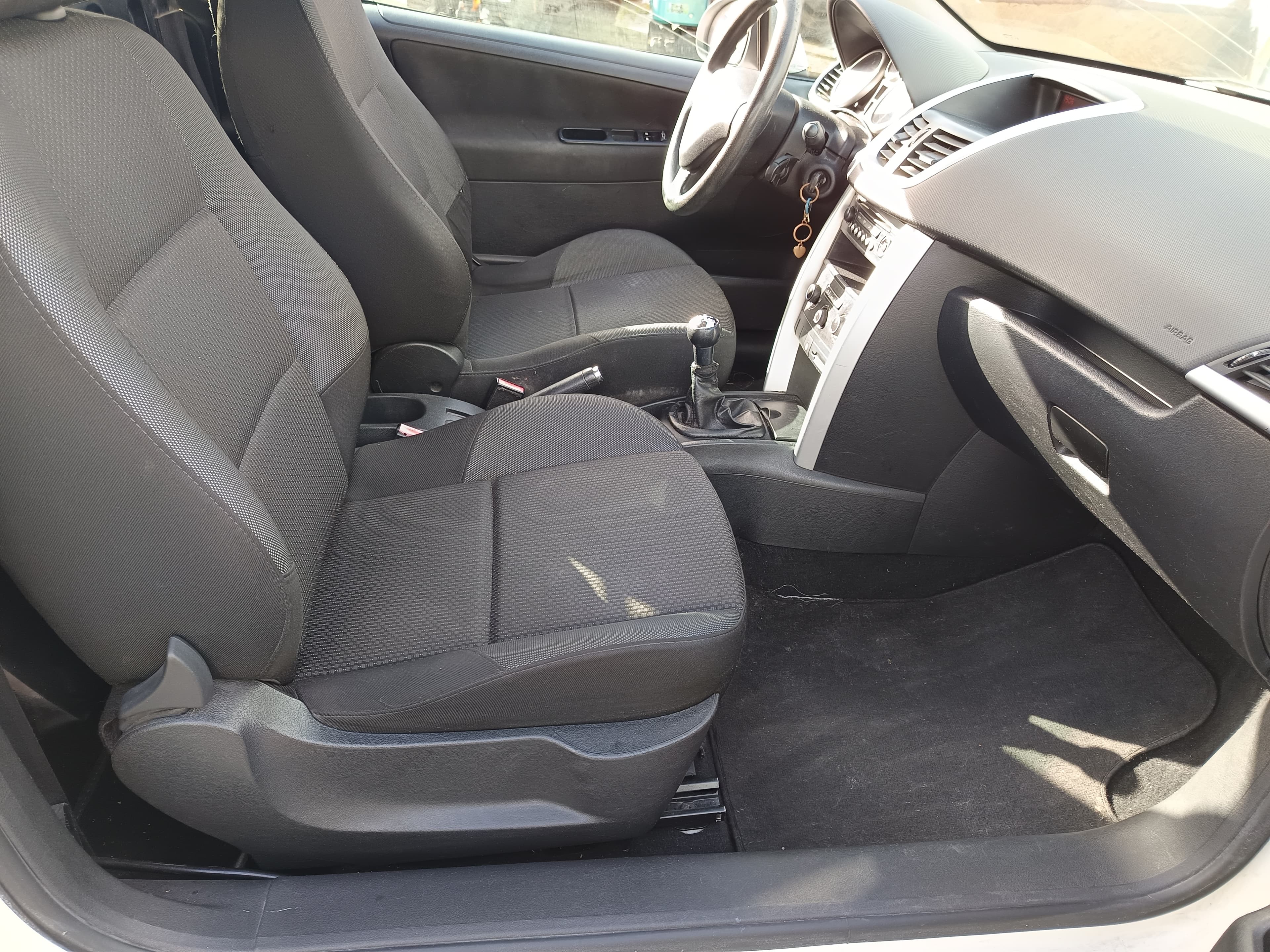Peugeot 207 · Ano 2011 — image 20