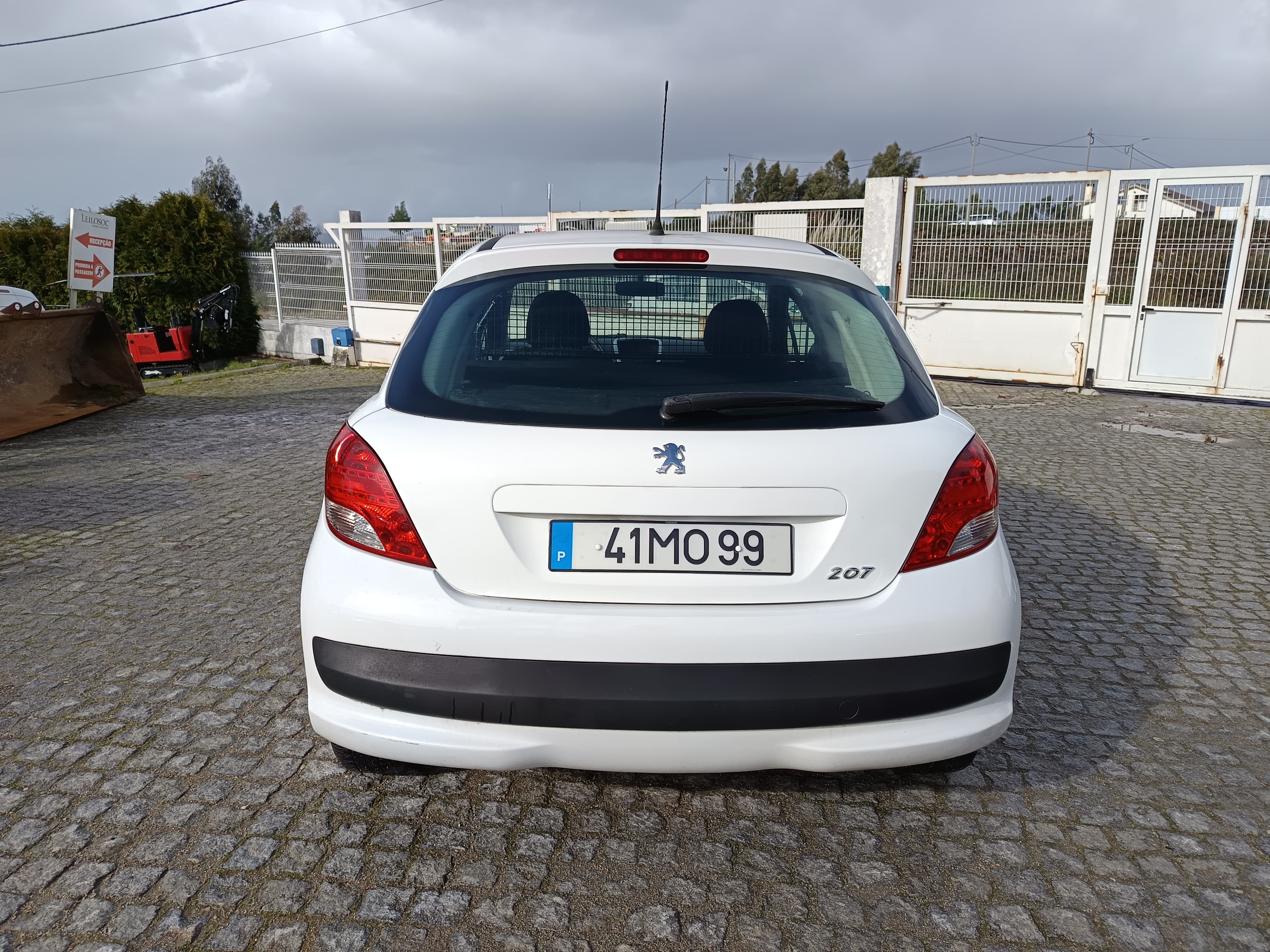 Peugeot 207 · Ano 2011 — image 5