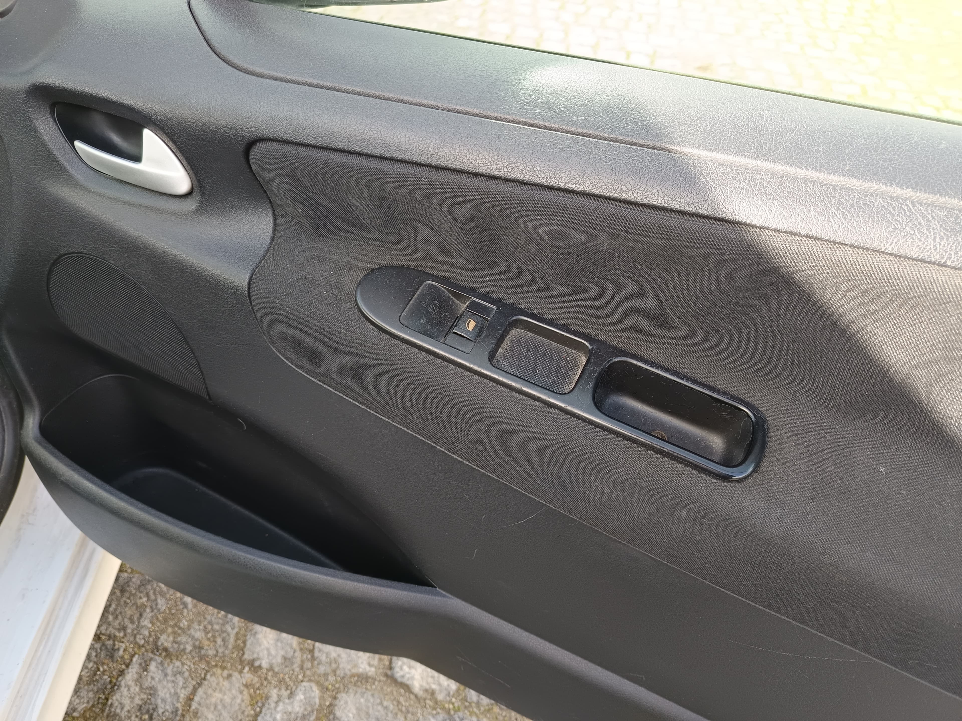 Peugeot 207 · Ano 2011 — image 19