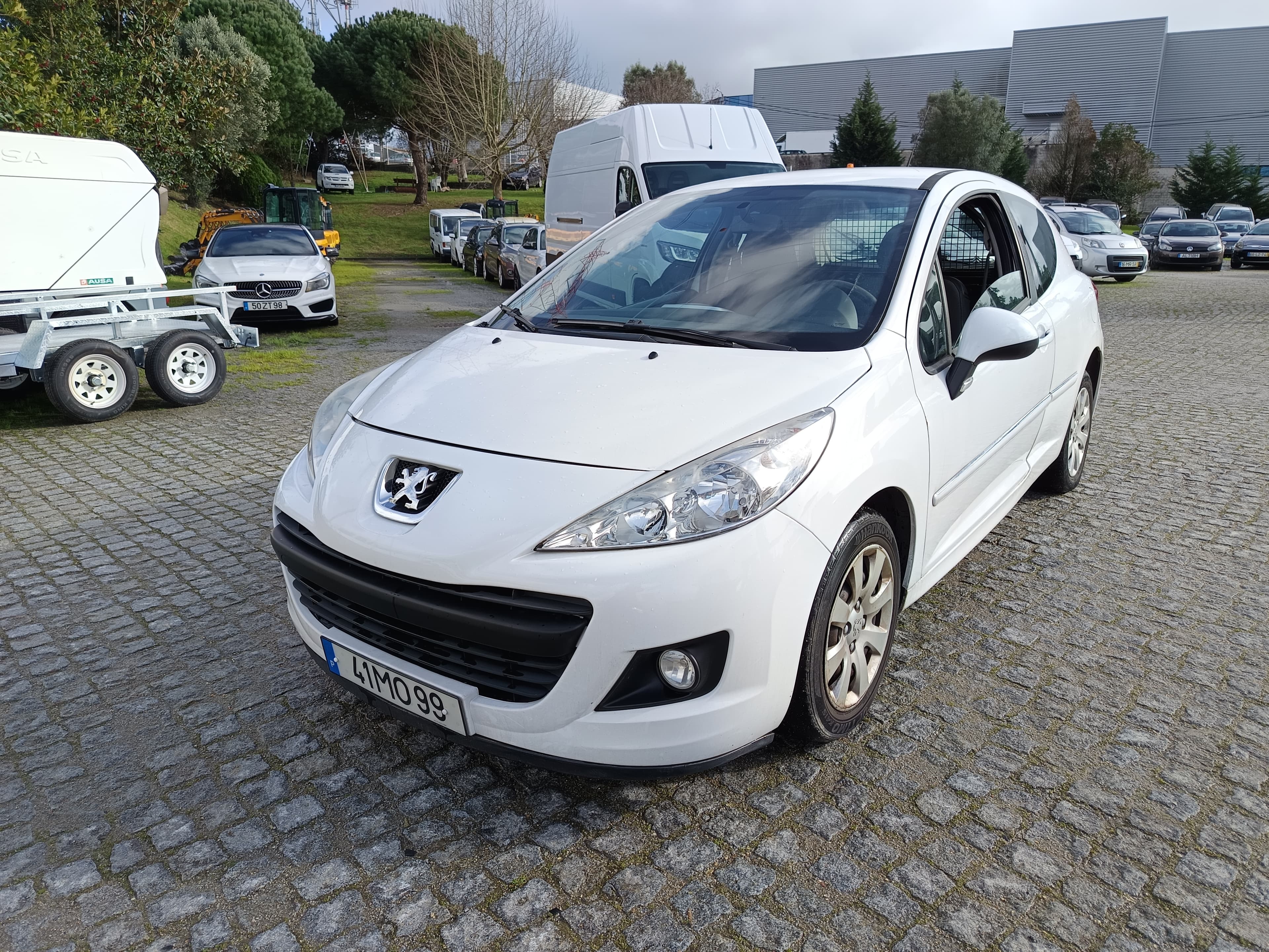 Peugeot 207 · Ano 2011 — image 1