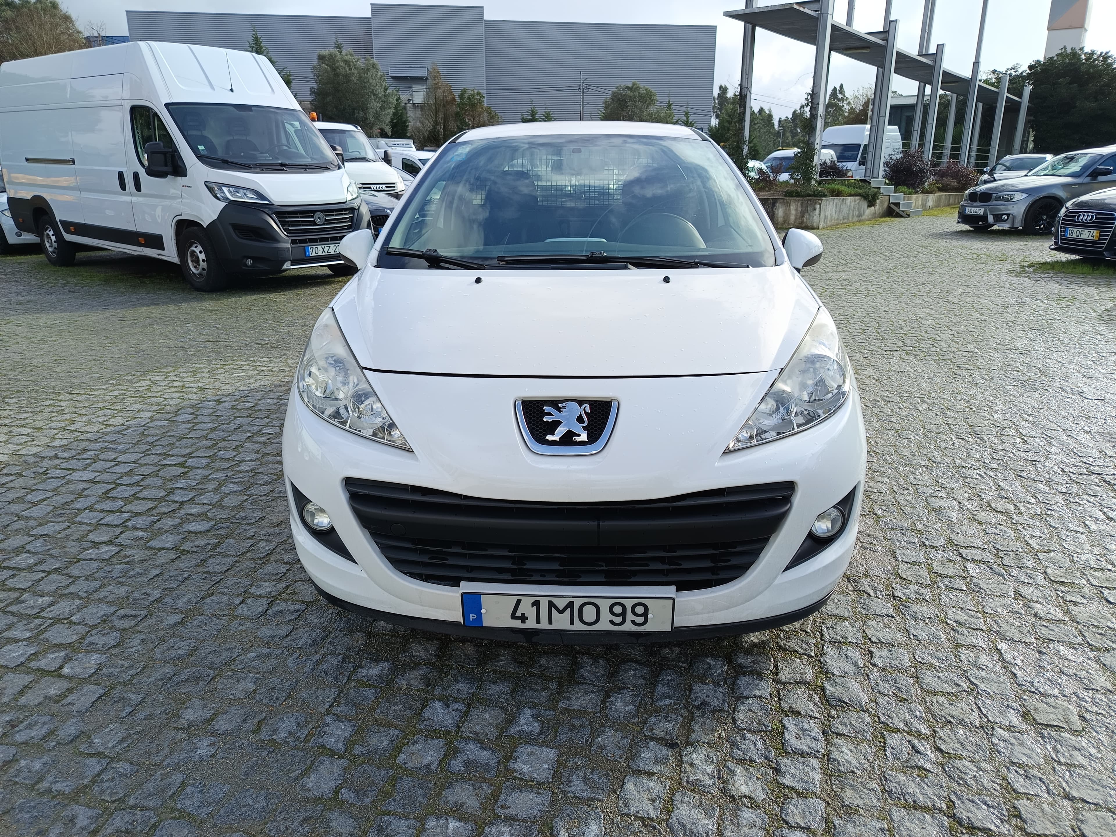 Peugeot 207 · Ano 2011 — image 2