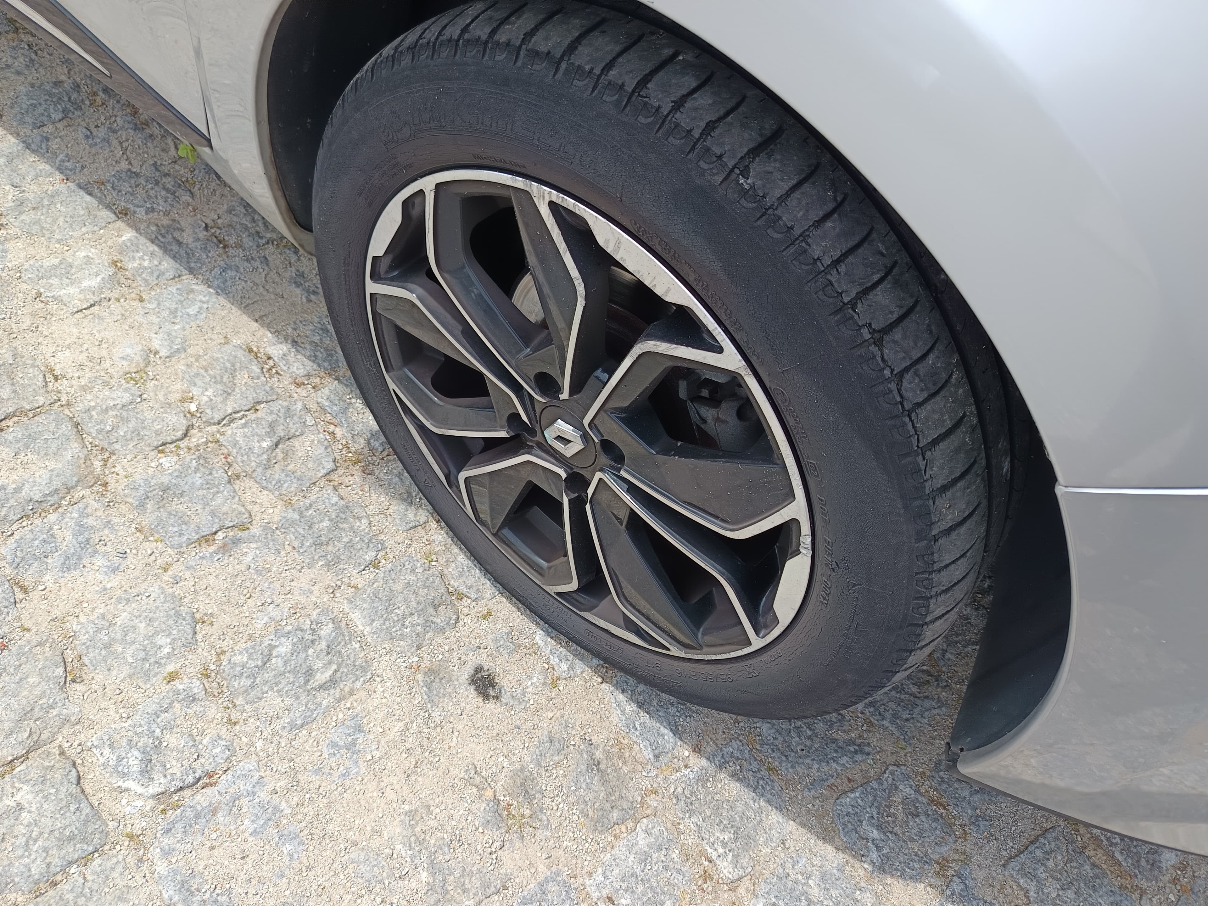 Renault Clio · Ano 2014 — imagem 8