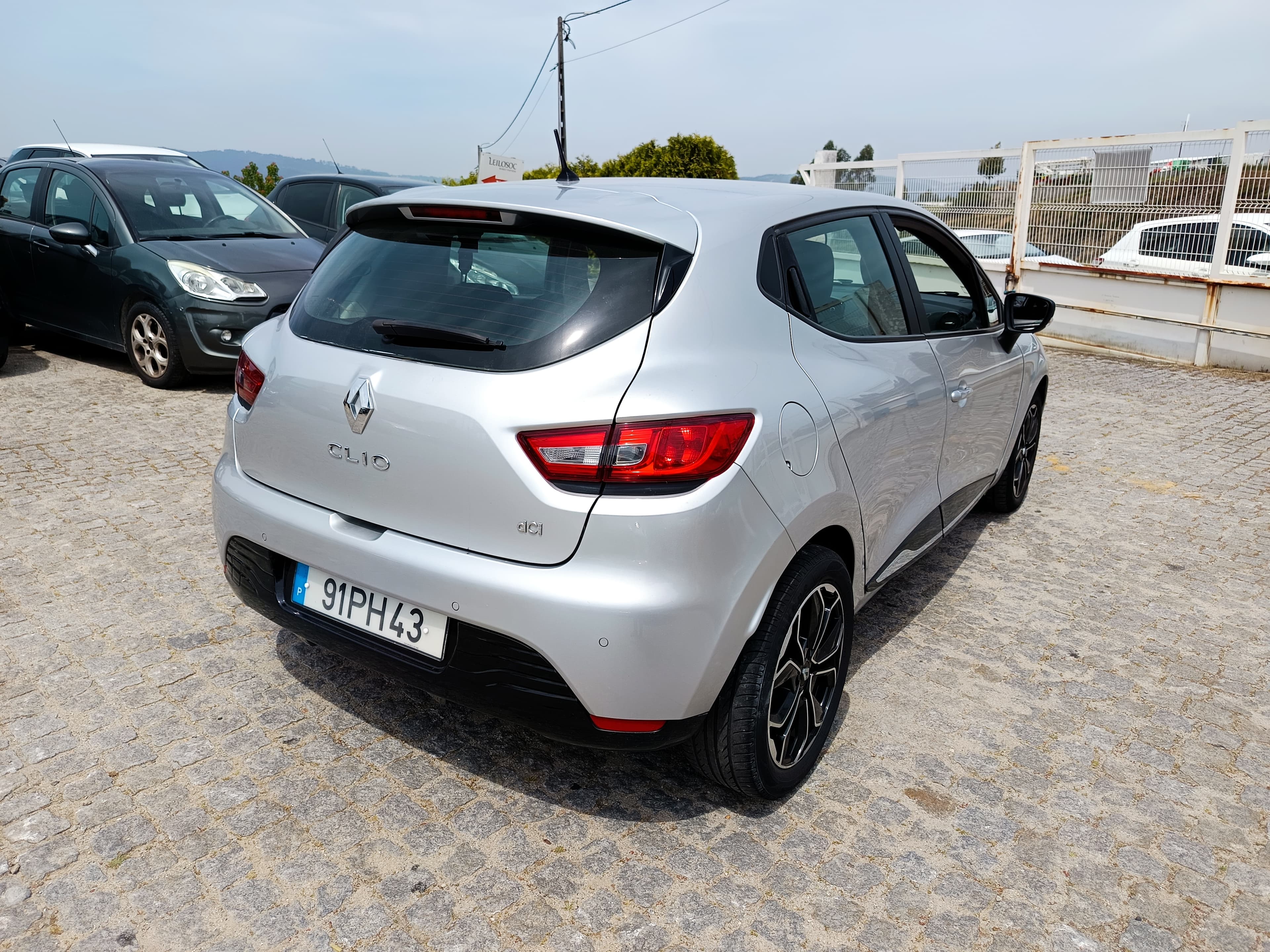 Renault Clio · Ano 2014 — imagem 4