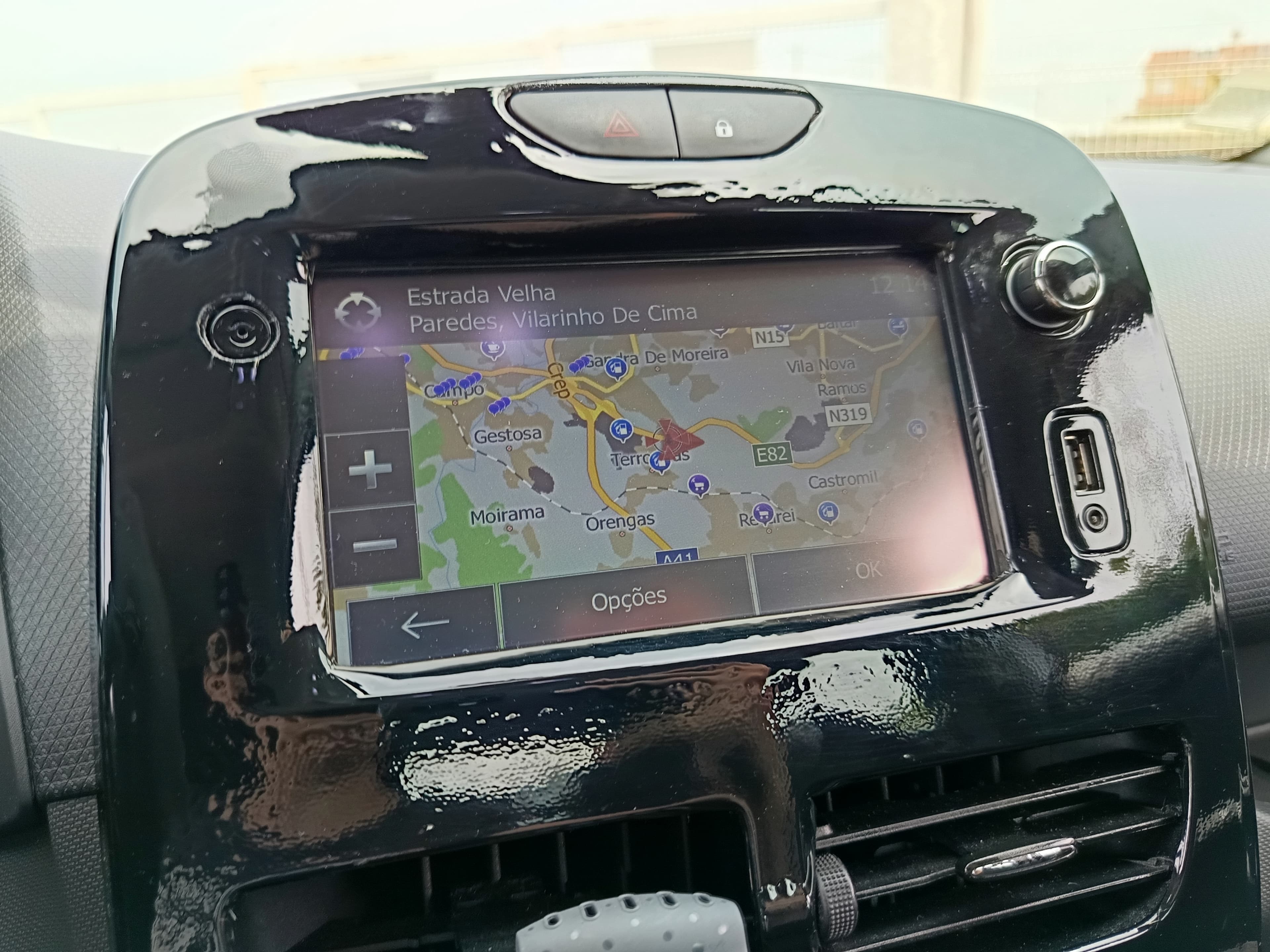 Renault Clio · Ano 2014 — imagem 37