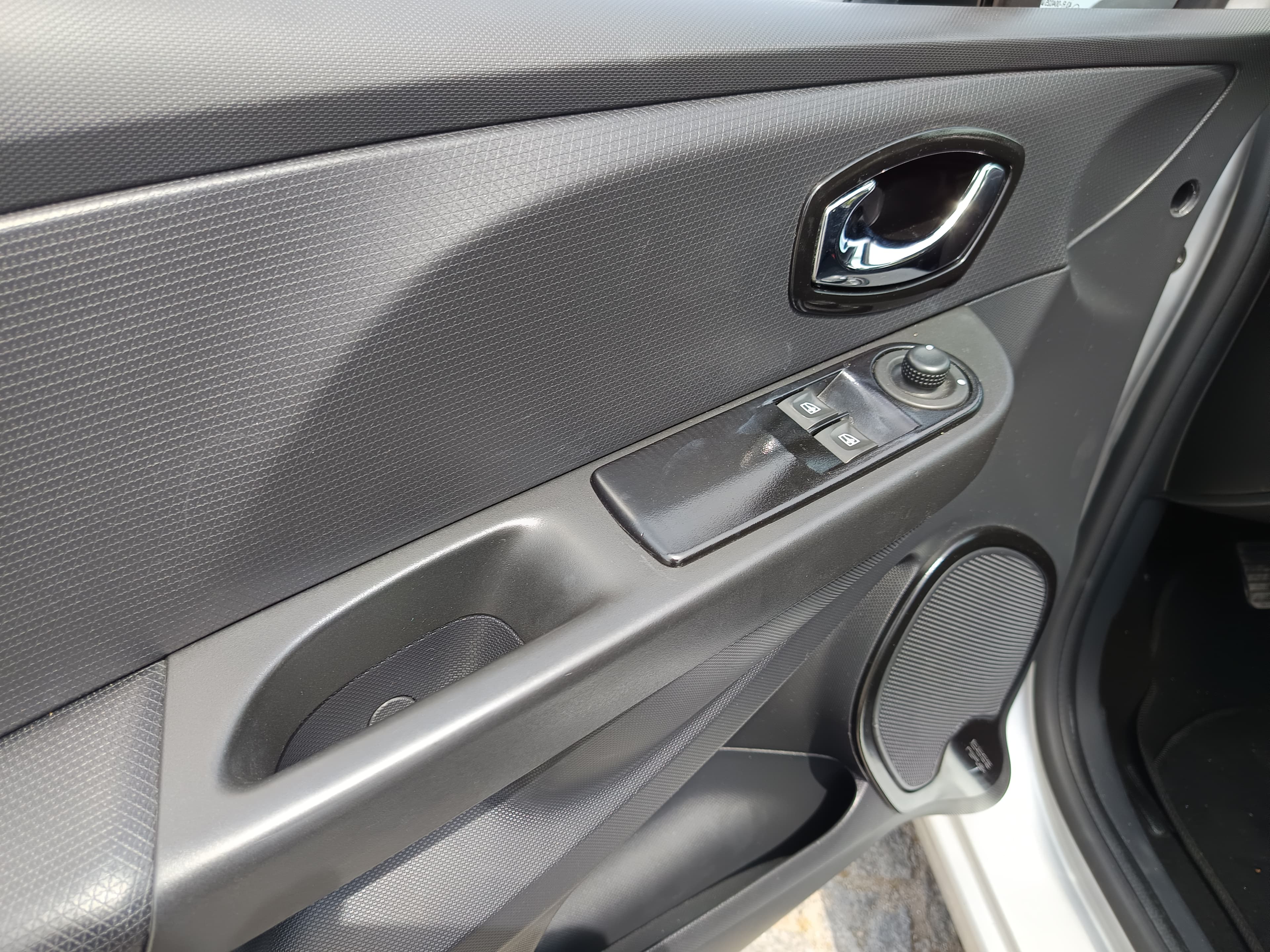 Renault Clio · Ano 2014 — imagem 32