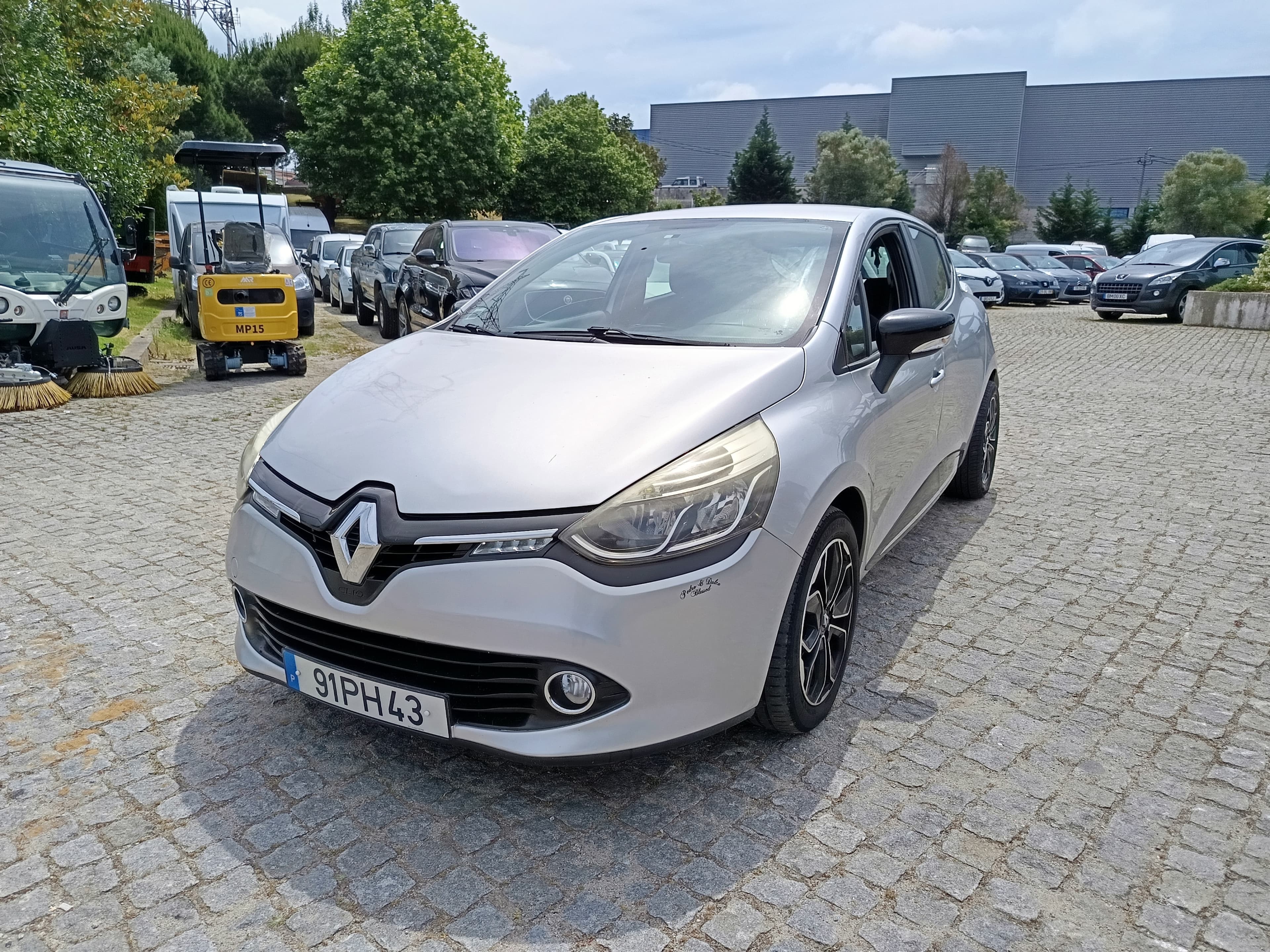 Renault Clio · Ano 2014 — imagem 1