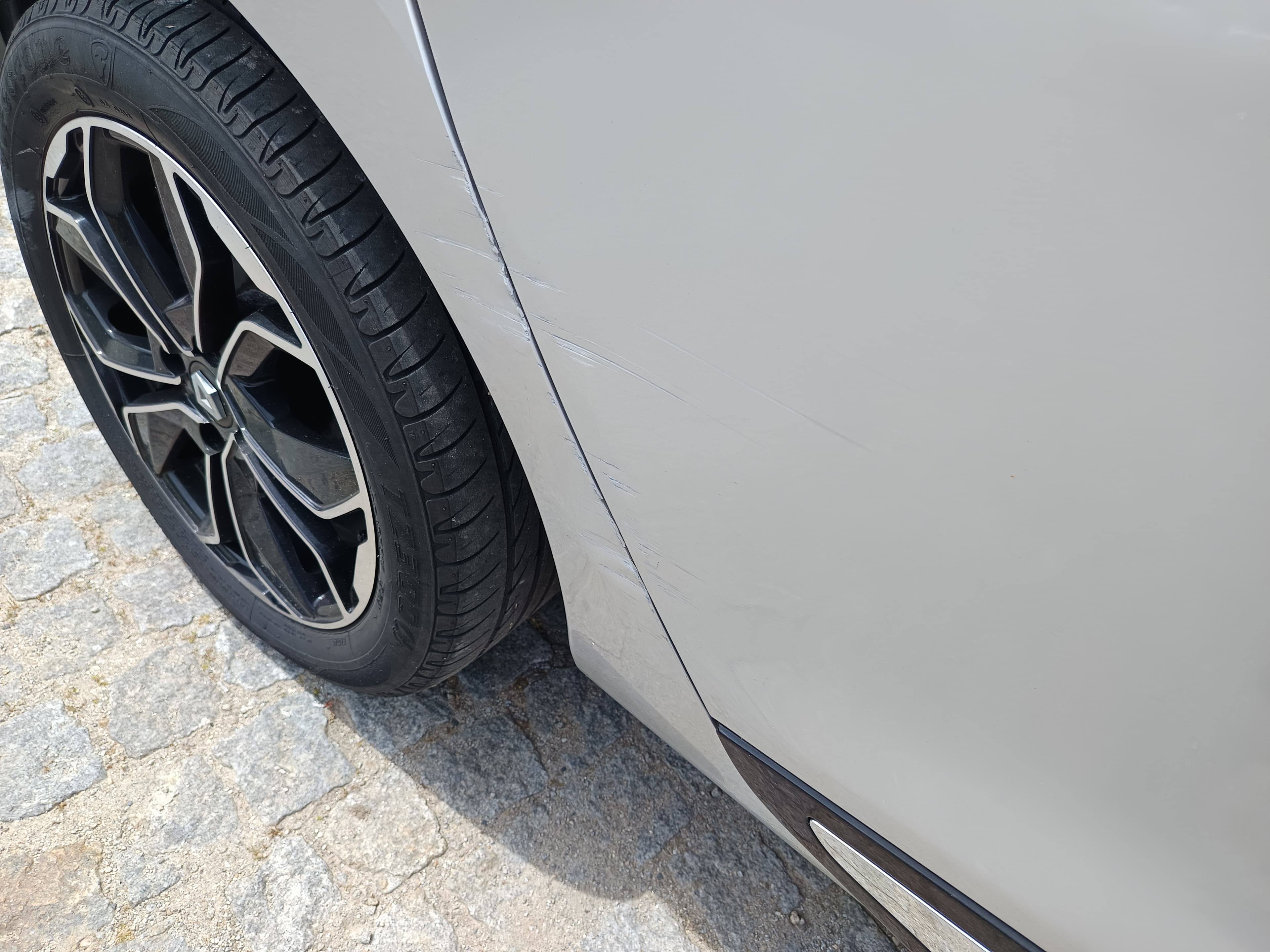 Renault Clio · Ano 2014 — imagem 9