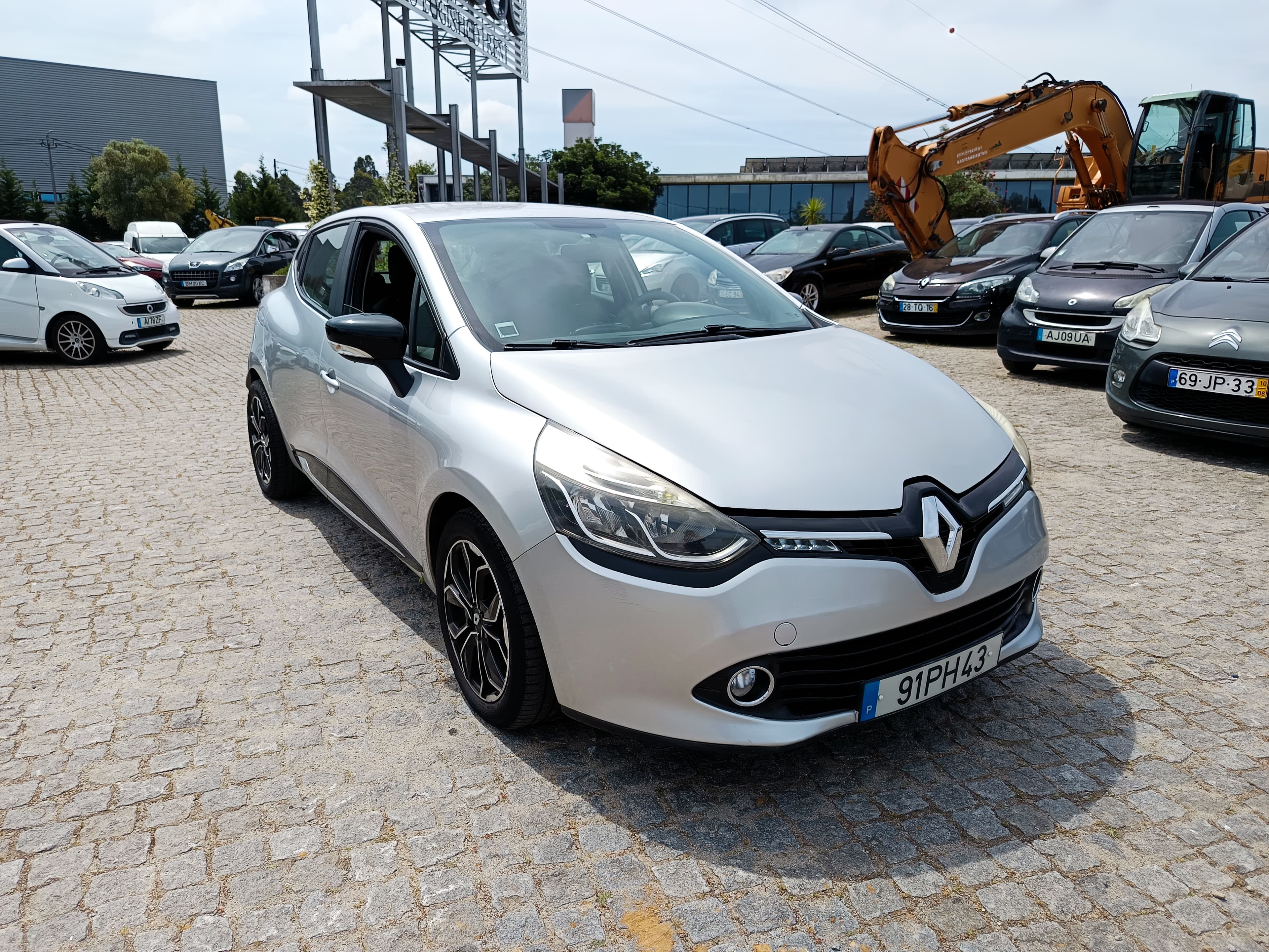 Renault Clio · Ano 2014 — imagem 3