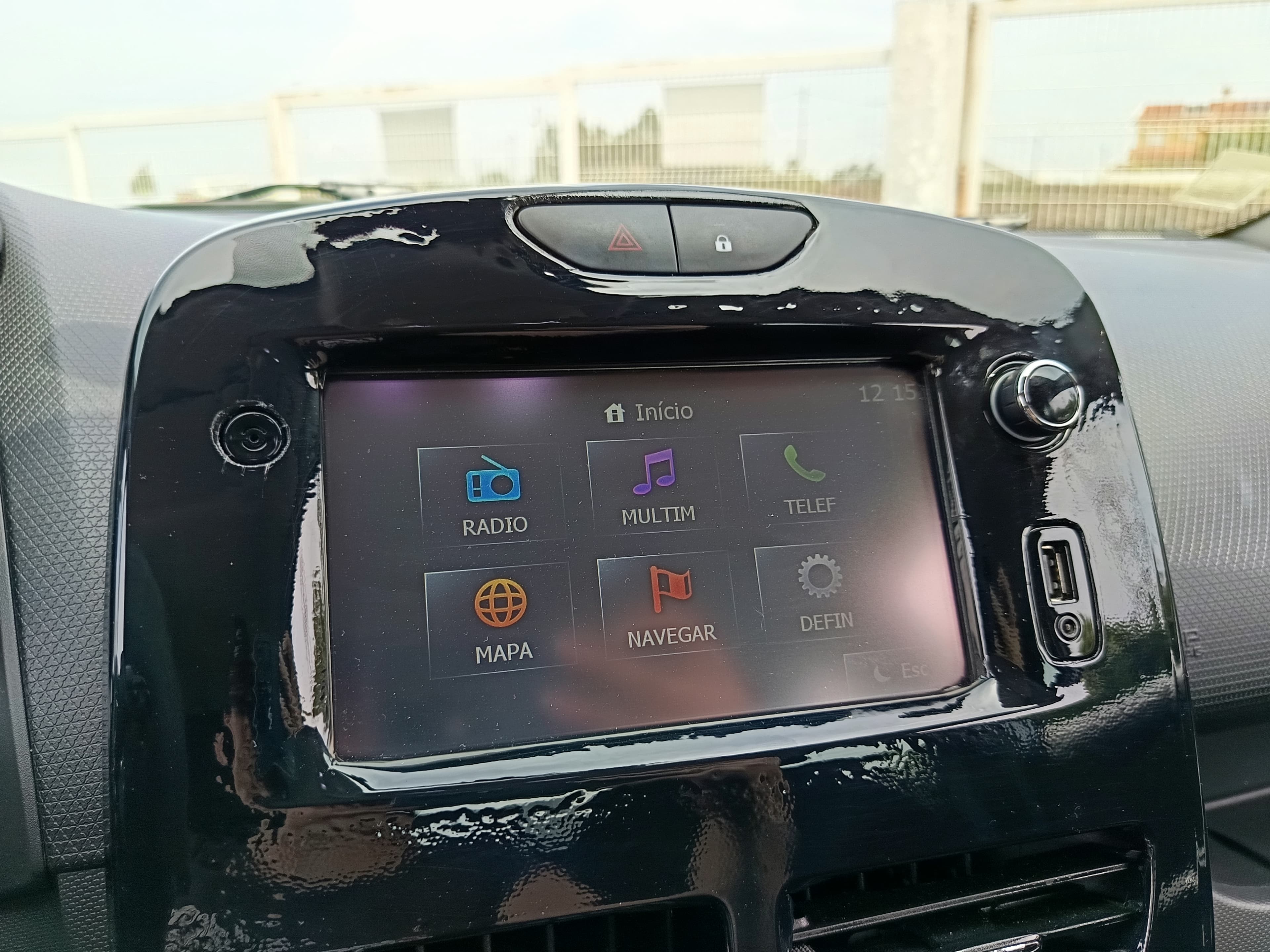 Renault Clio · Ano 2014 — imagem 38