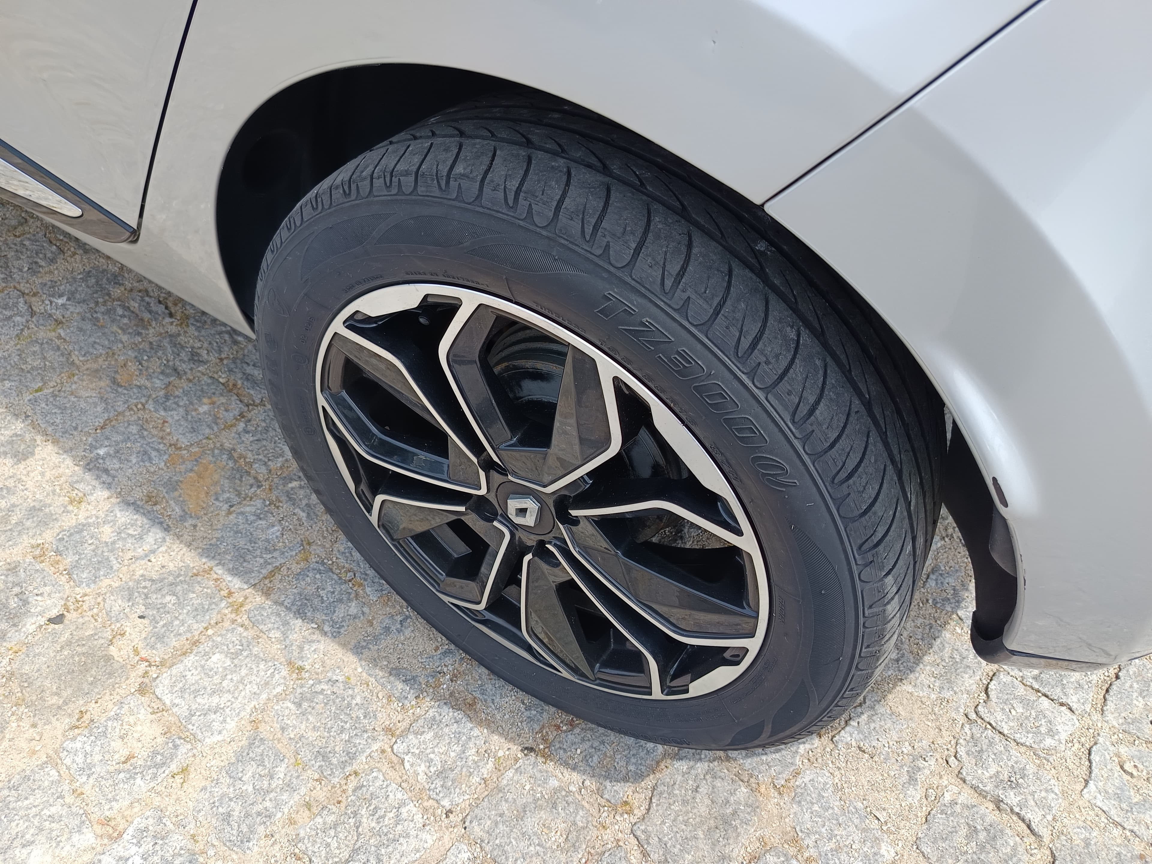 Renault Clio · Ano 2014 — imagem 12
