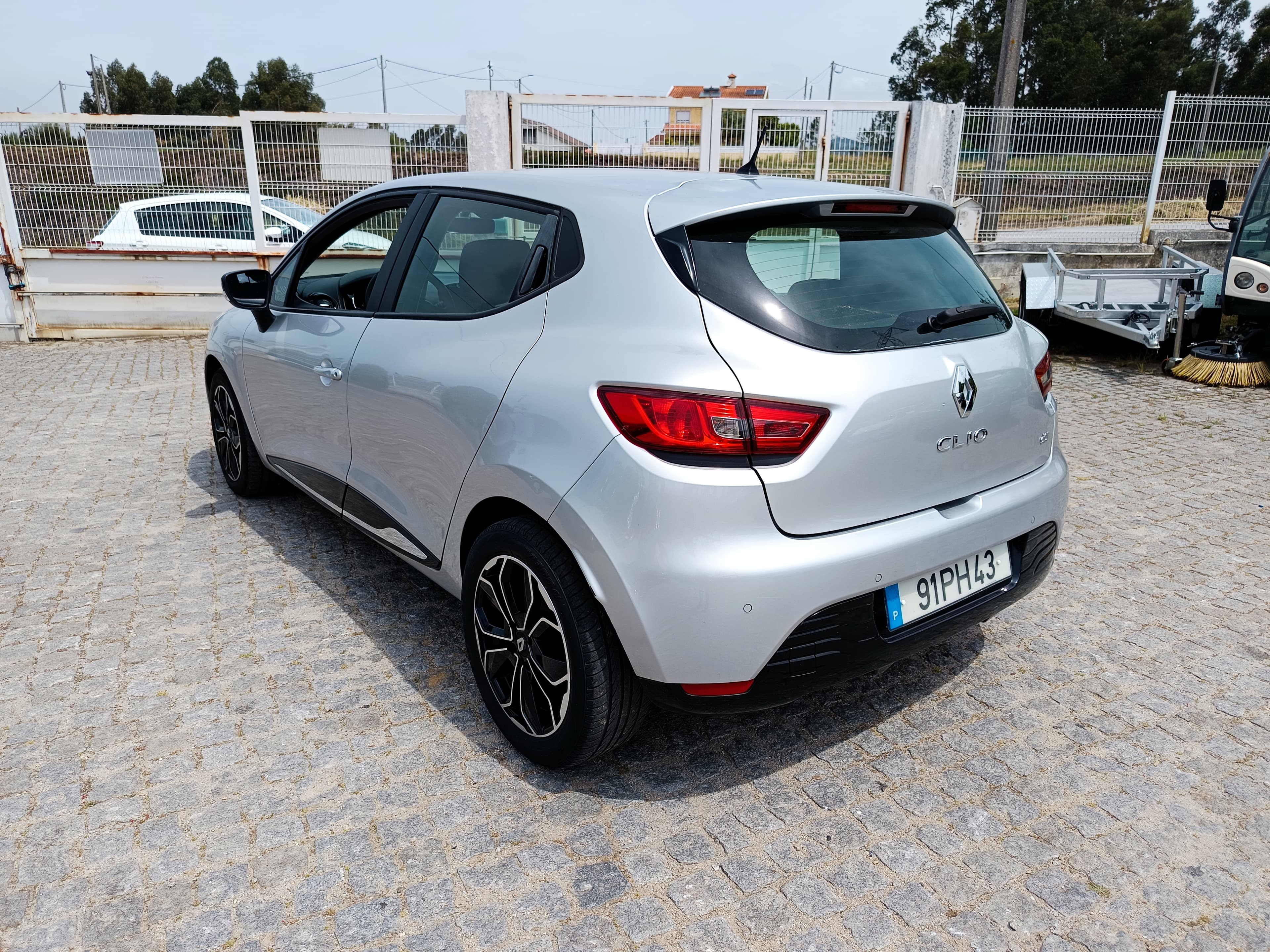 Renault Clio · Ano 2014 — imagem 6