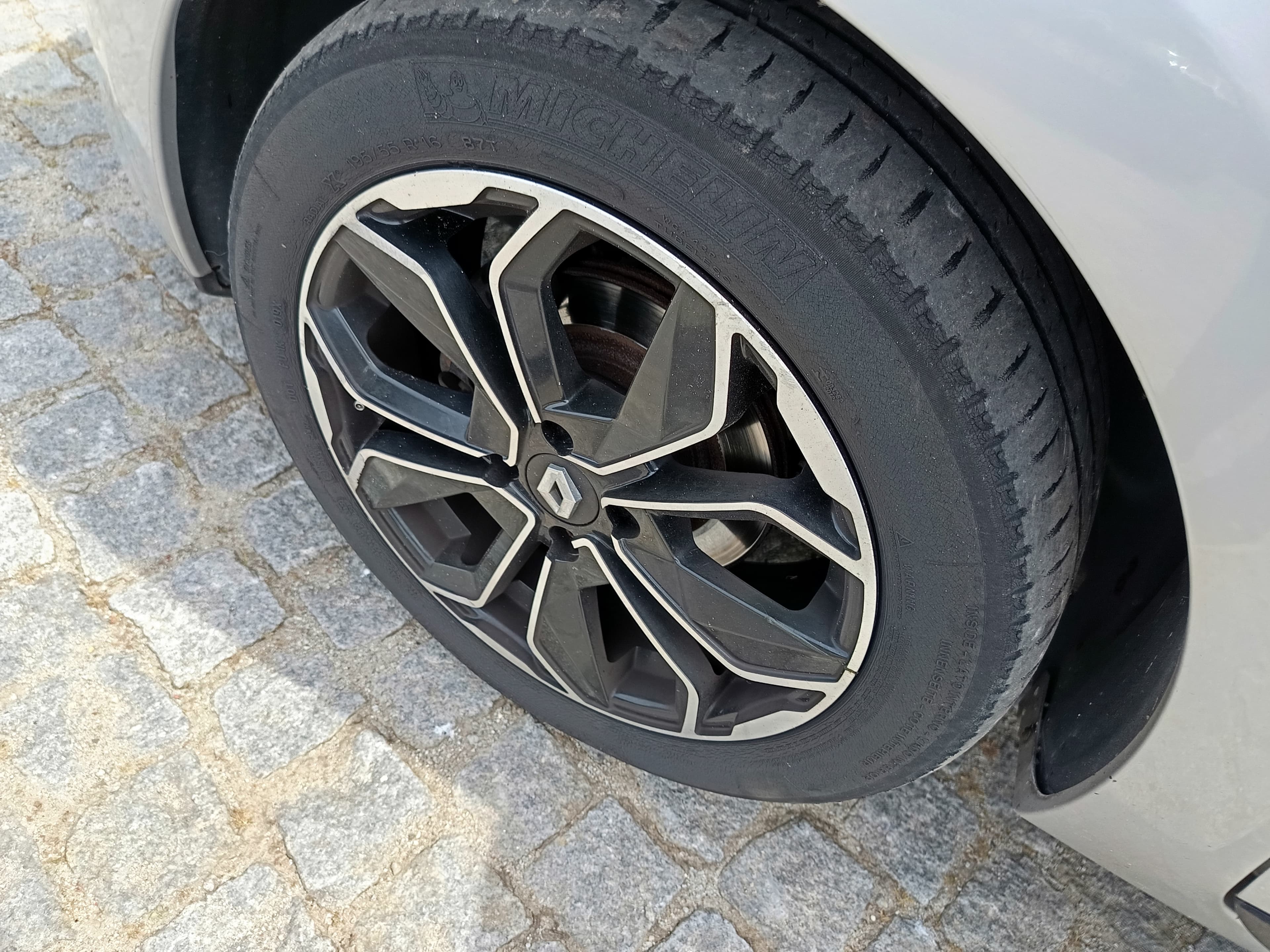Renault Clio · Ano 2014 — imagem 15