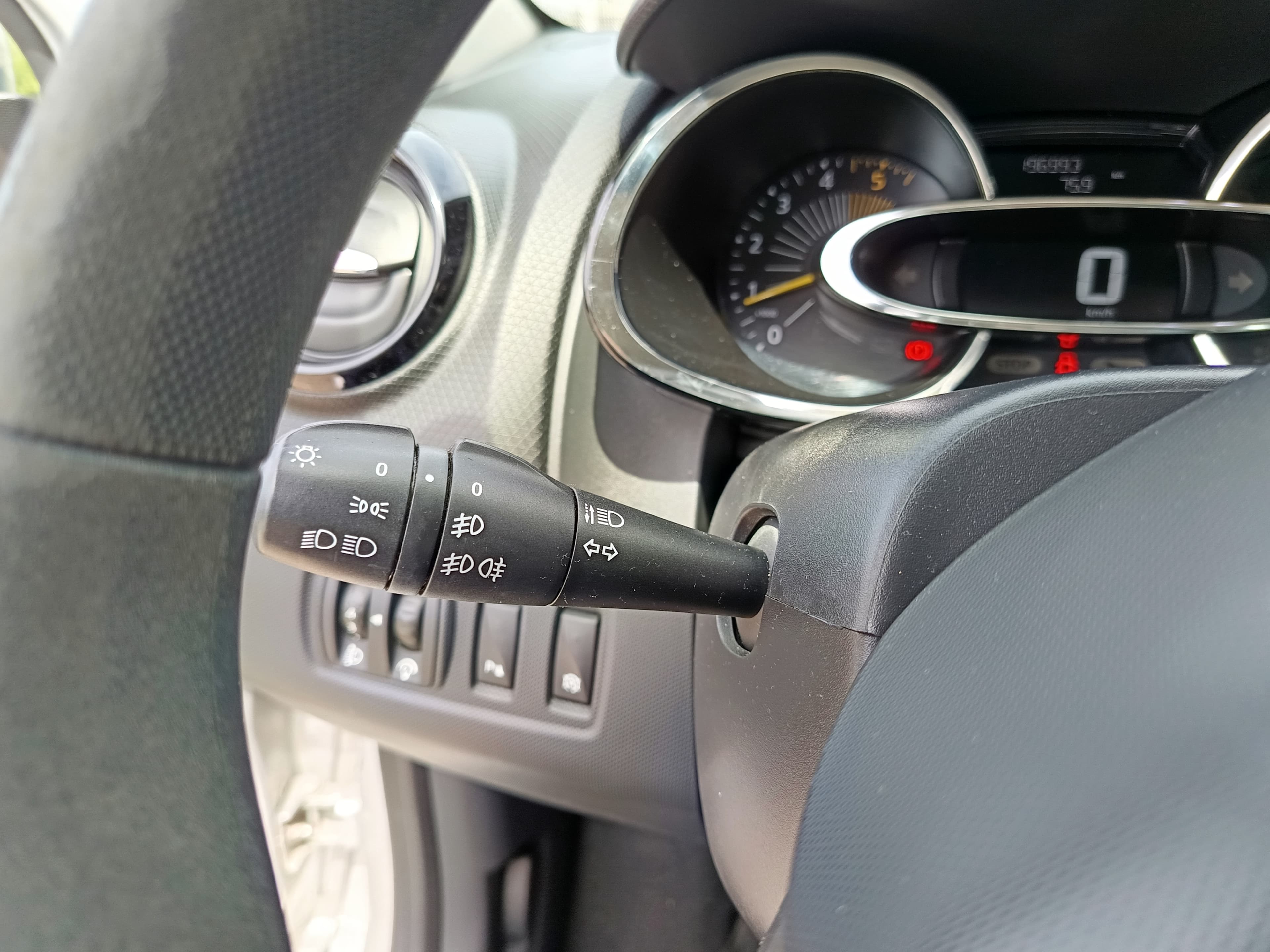 Renault Clio · Ano 2014 — imagem 44