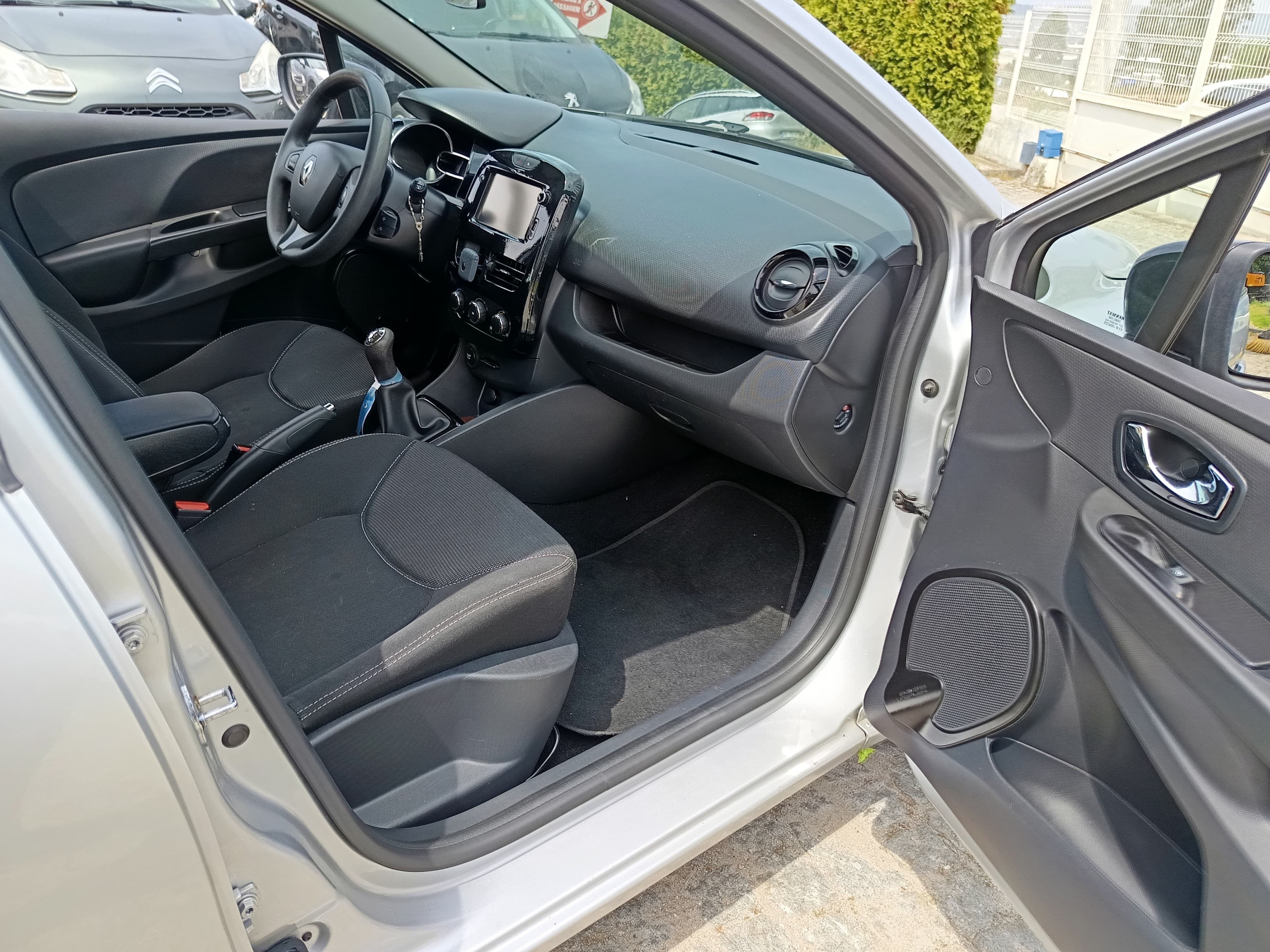 Renault Clio · Ano 2014 — imagem 25