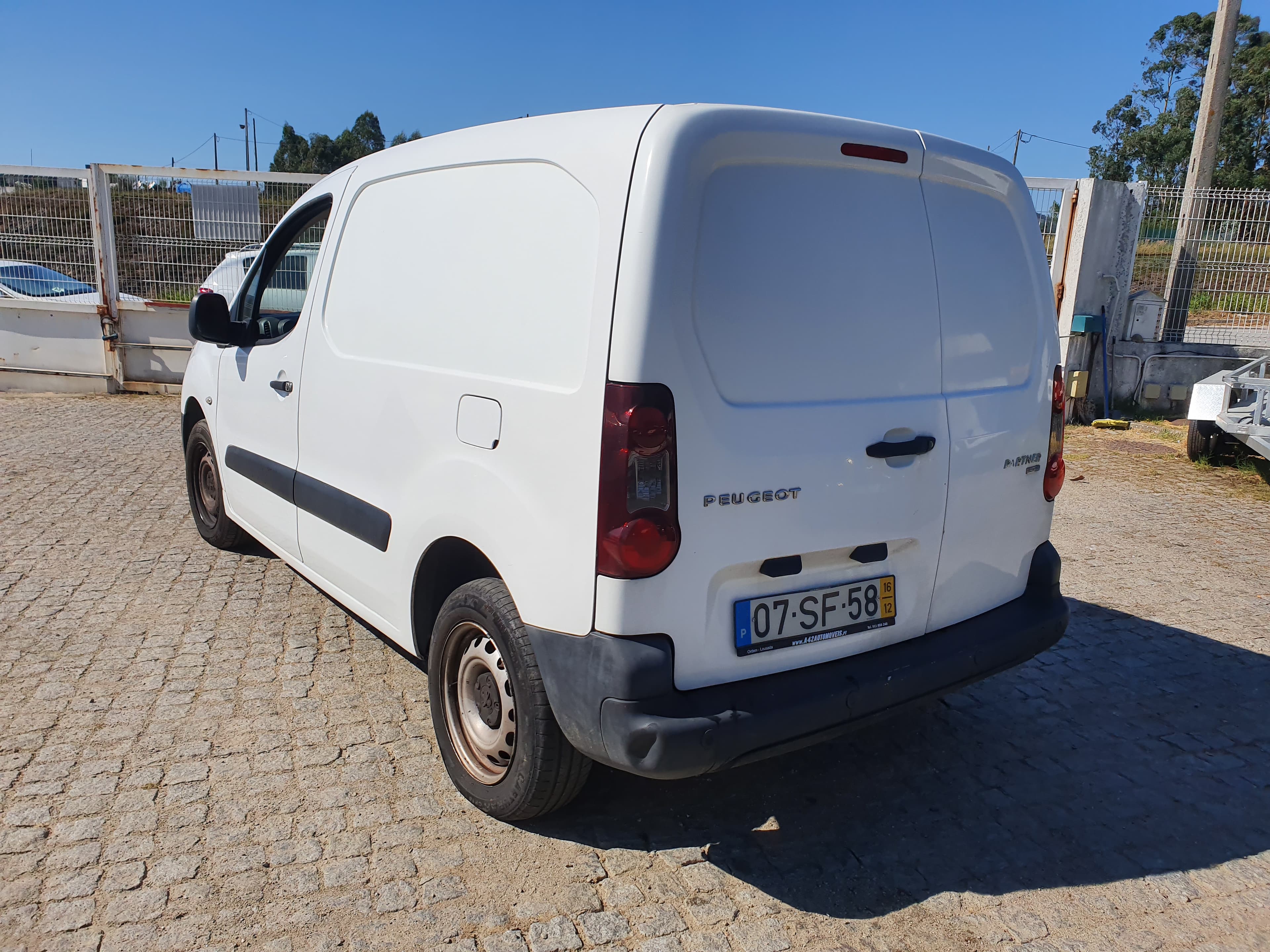 Peugeot Partner · Ano 2016 — imagem 6