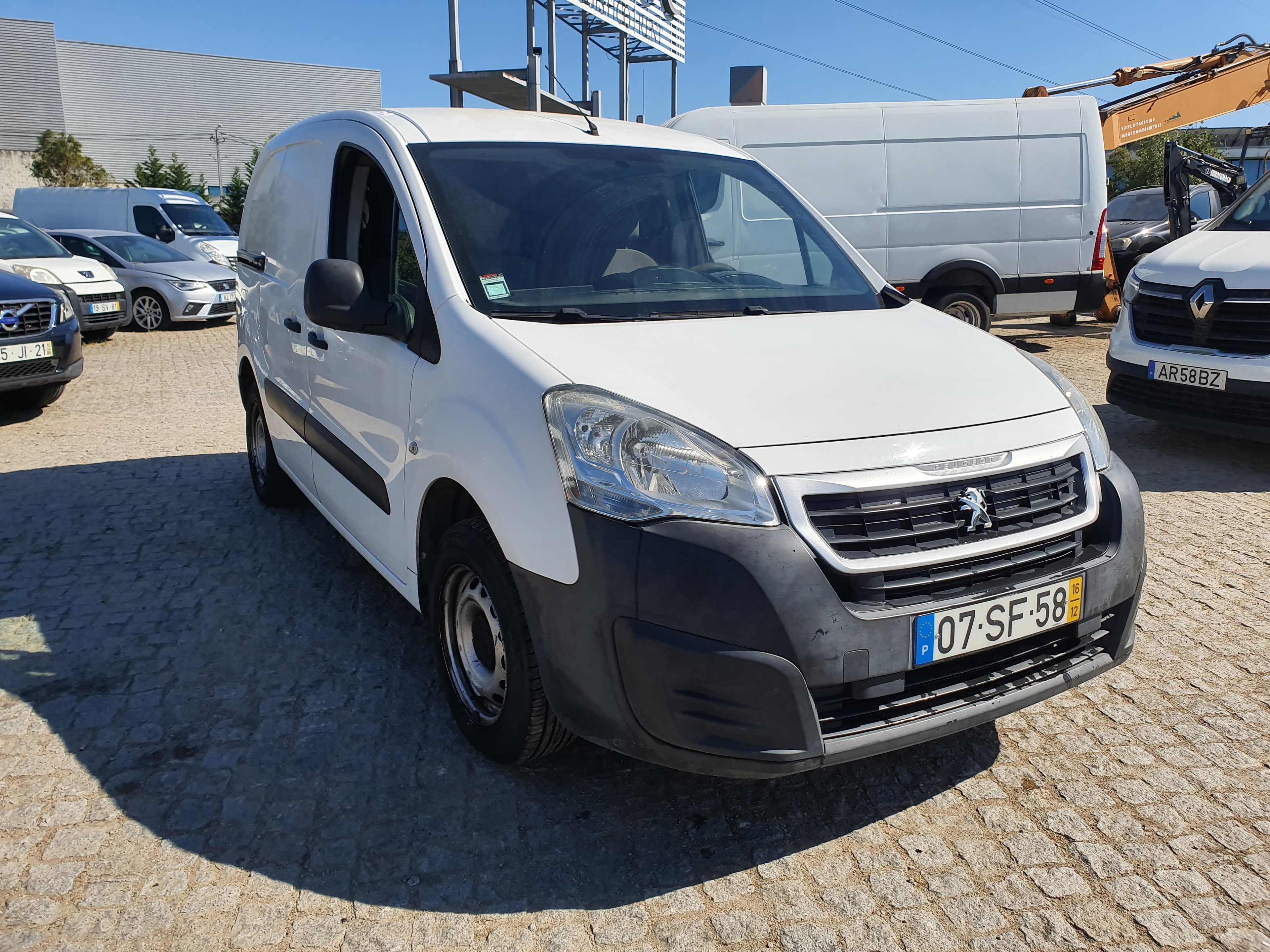 Peugeot Partner · Ano 2016 — imagem 3