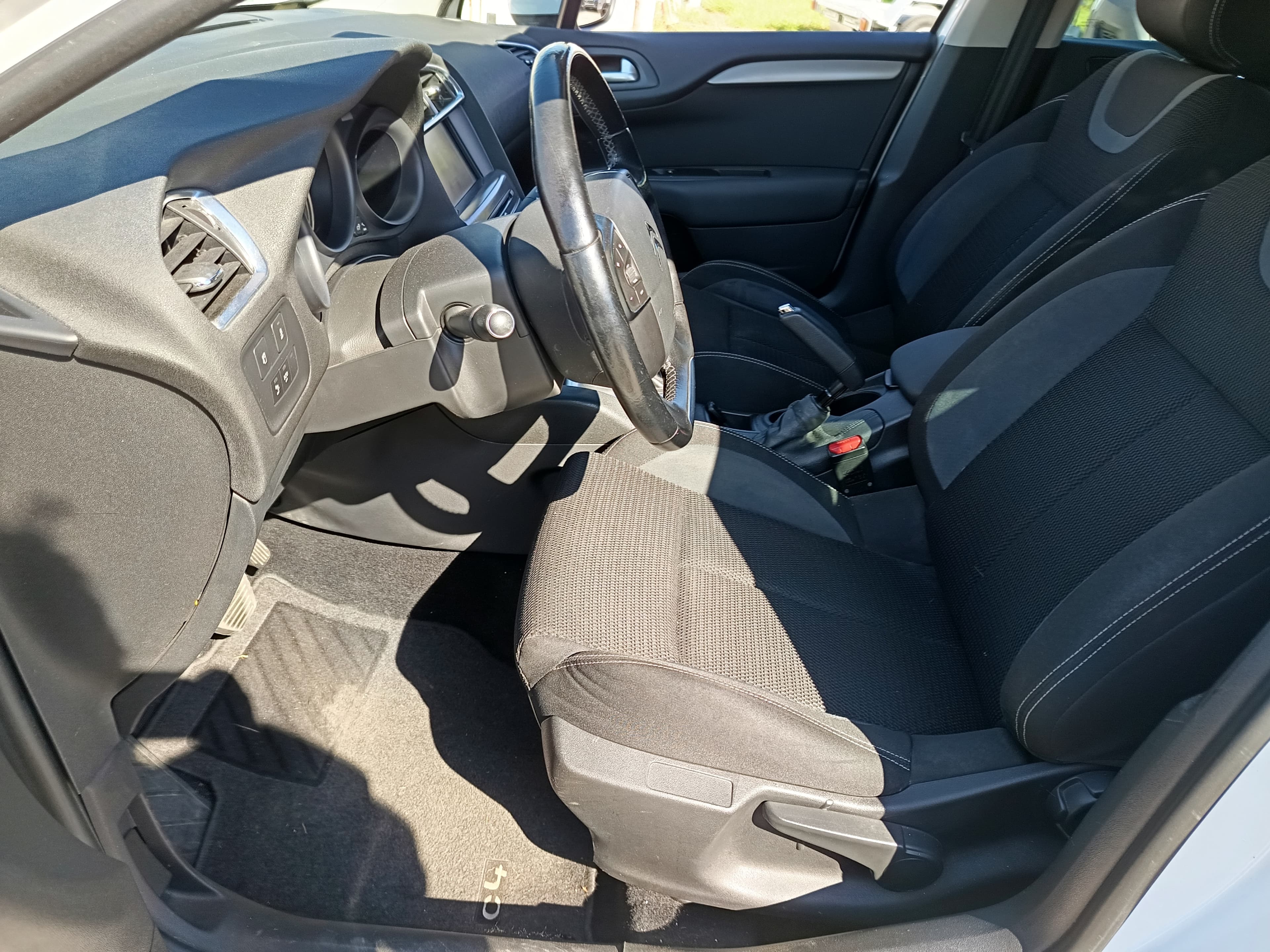 Citroën C4 · Ano 2016 — image 32