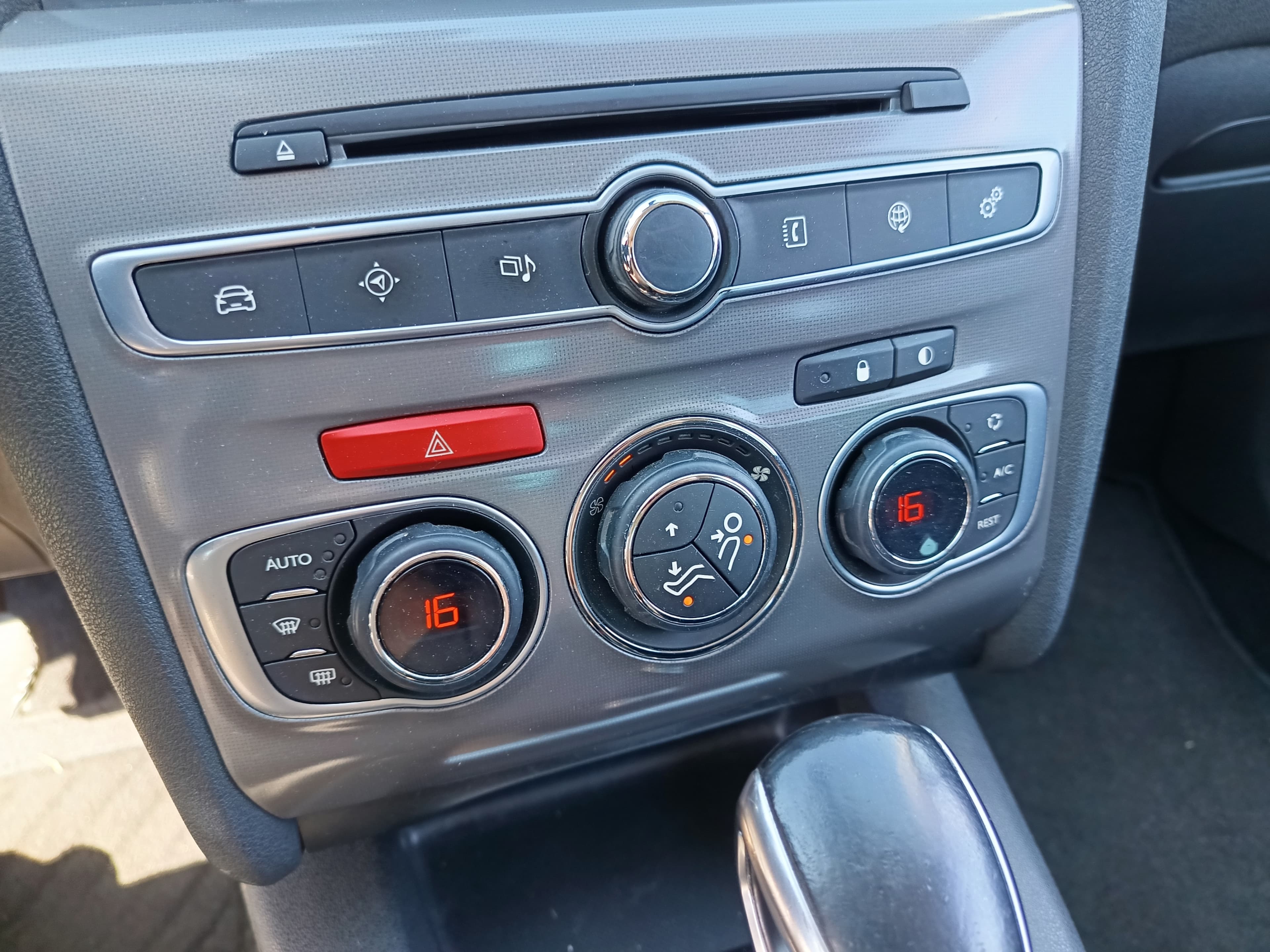 Citroën C4 · Ano 2016 — image 38