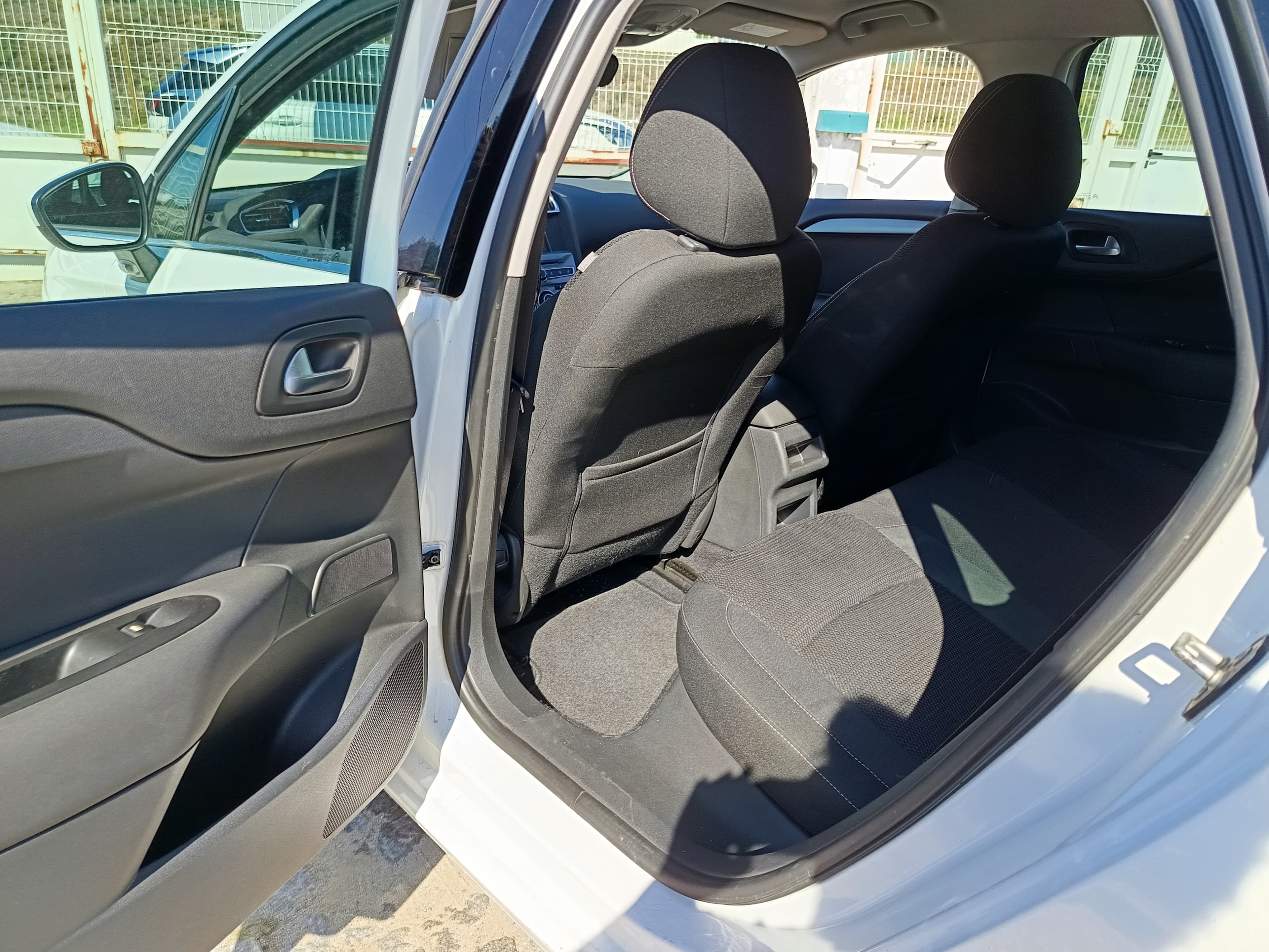 Citroën C4 · Ano 2016 — image 27