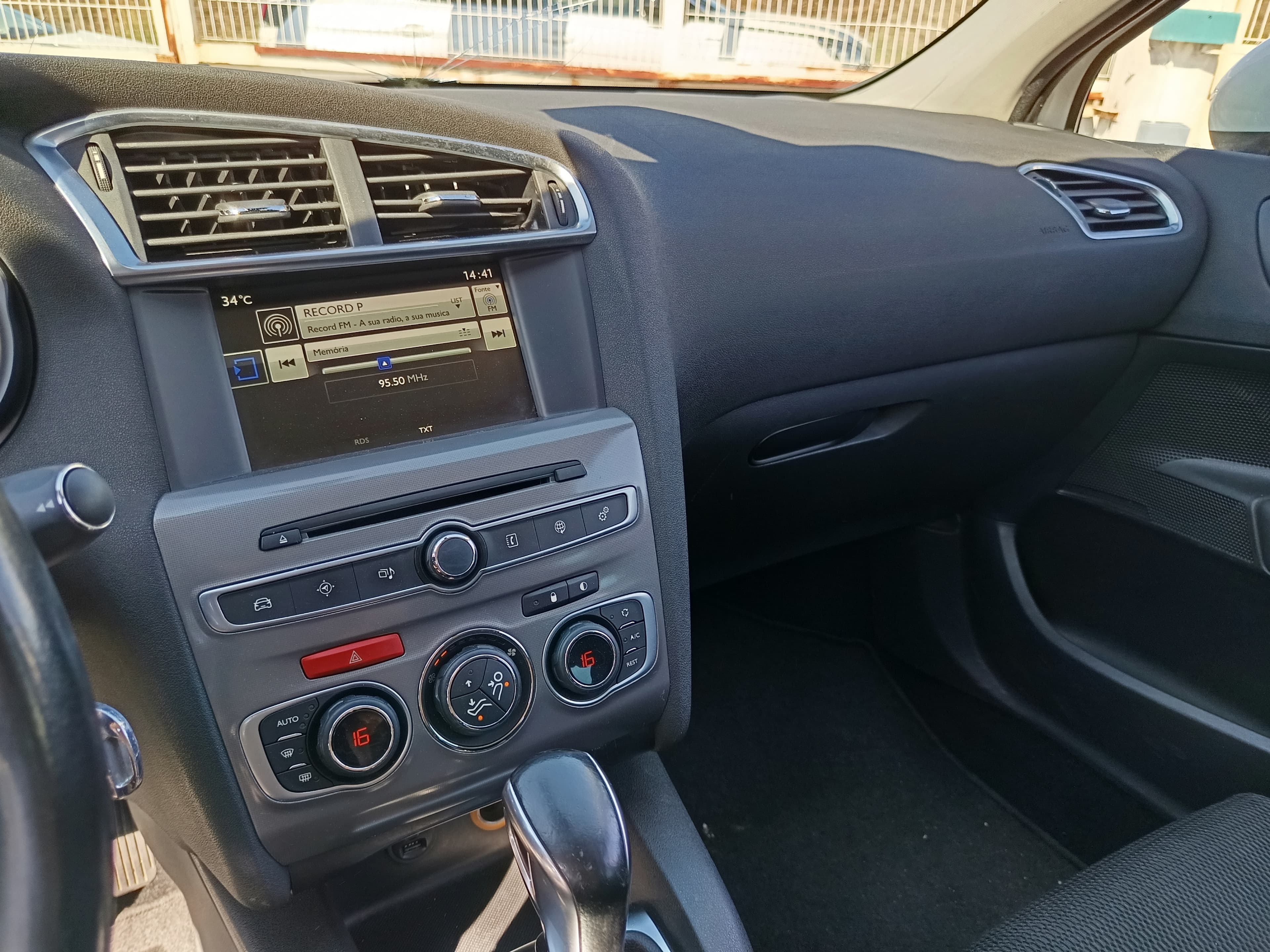 Citroën C4 · Ano 2016 — image 36