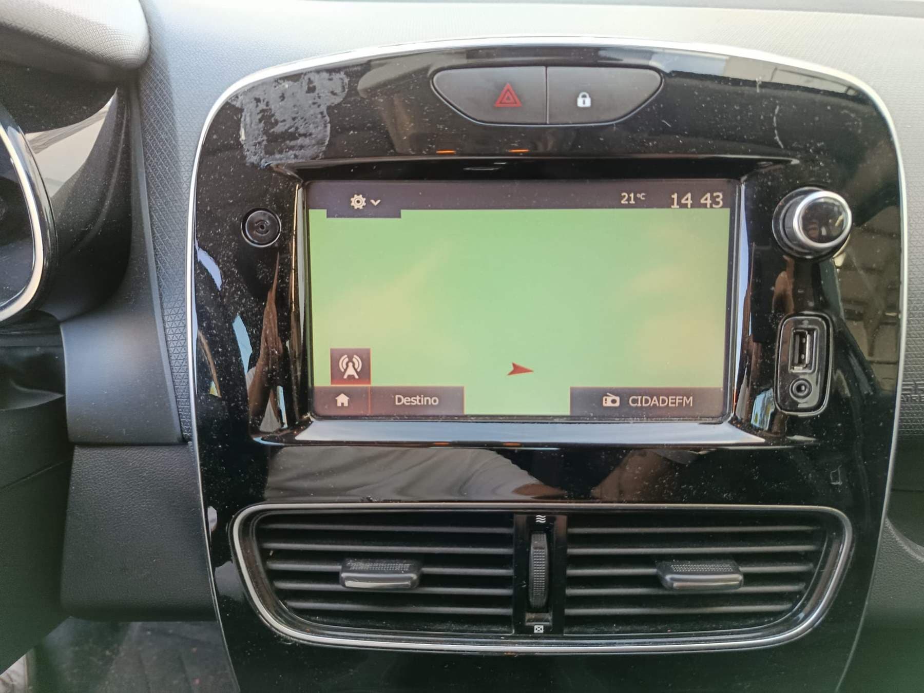 Renault Clio · Ano 2018 — imagem 16