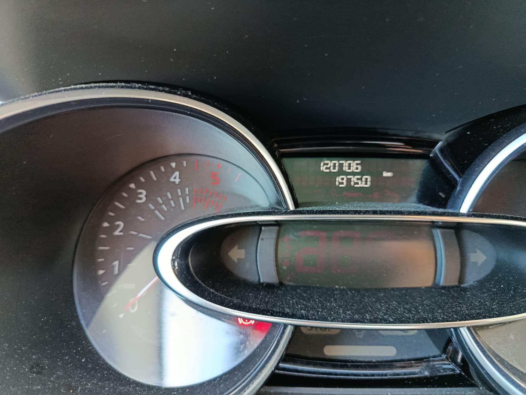 Renault Clio · Ano 2018 — imagem 12