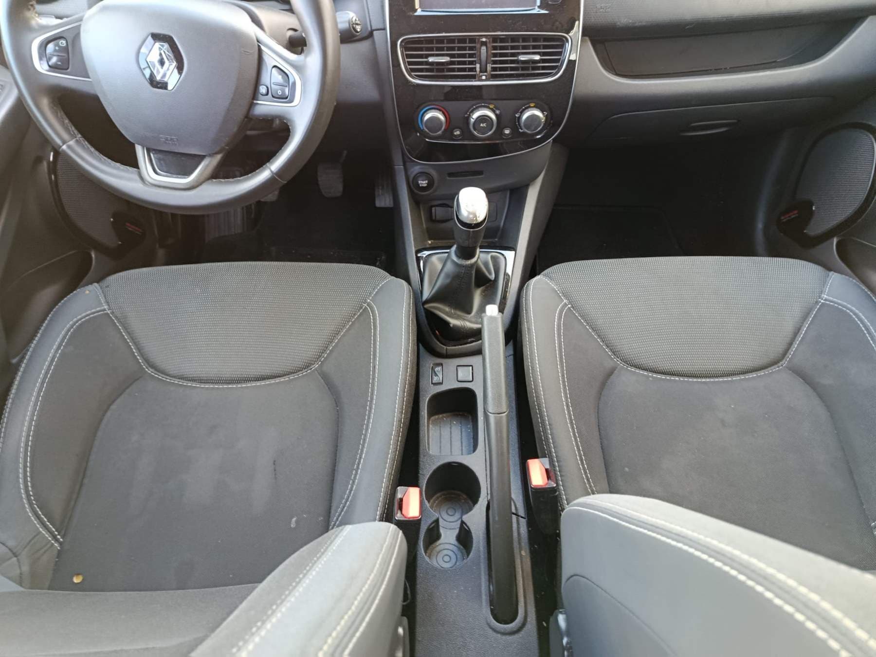 Renault Clio · Ano 2018 — imagem 17