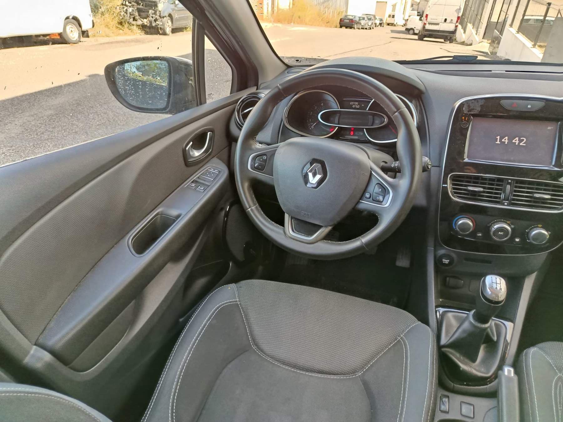 Renault Clio · Ano 2018 — imagem 19