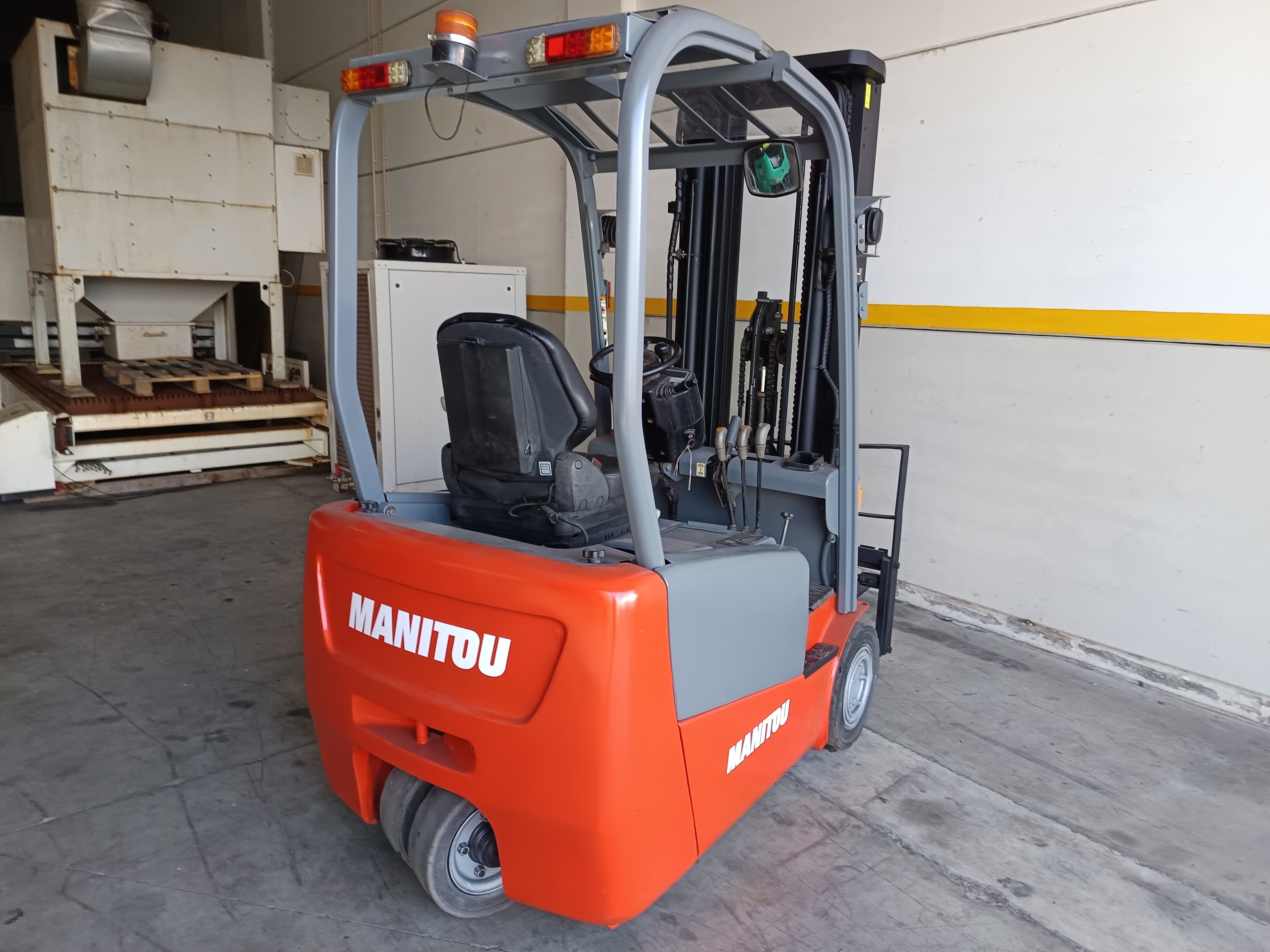 Empilhador Elétrico Manitou · 2015 — image 5
