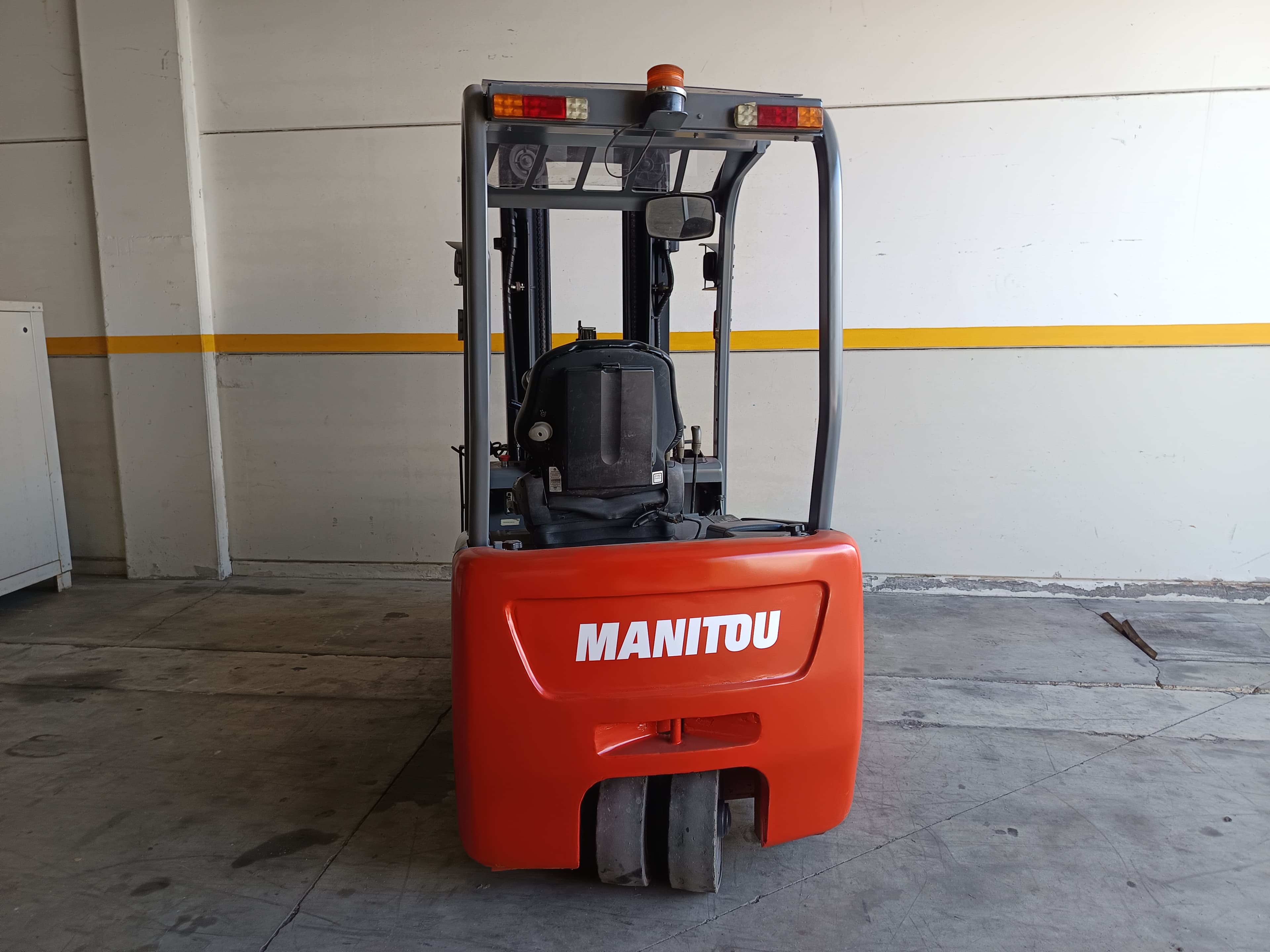 Empilhador Elétrico Manitou · 2015 — image 4
