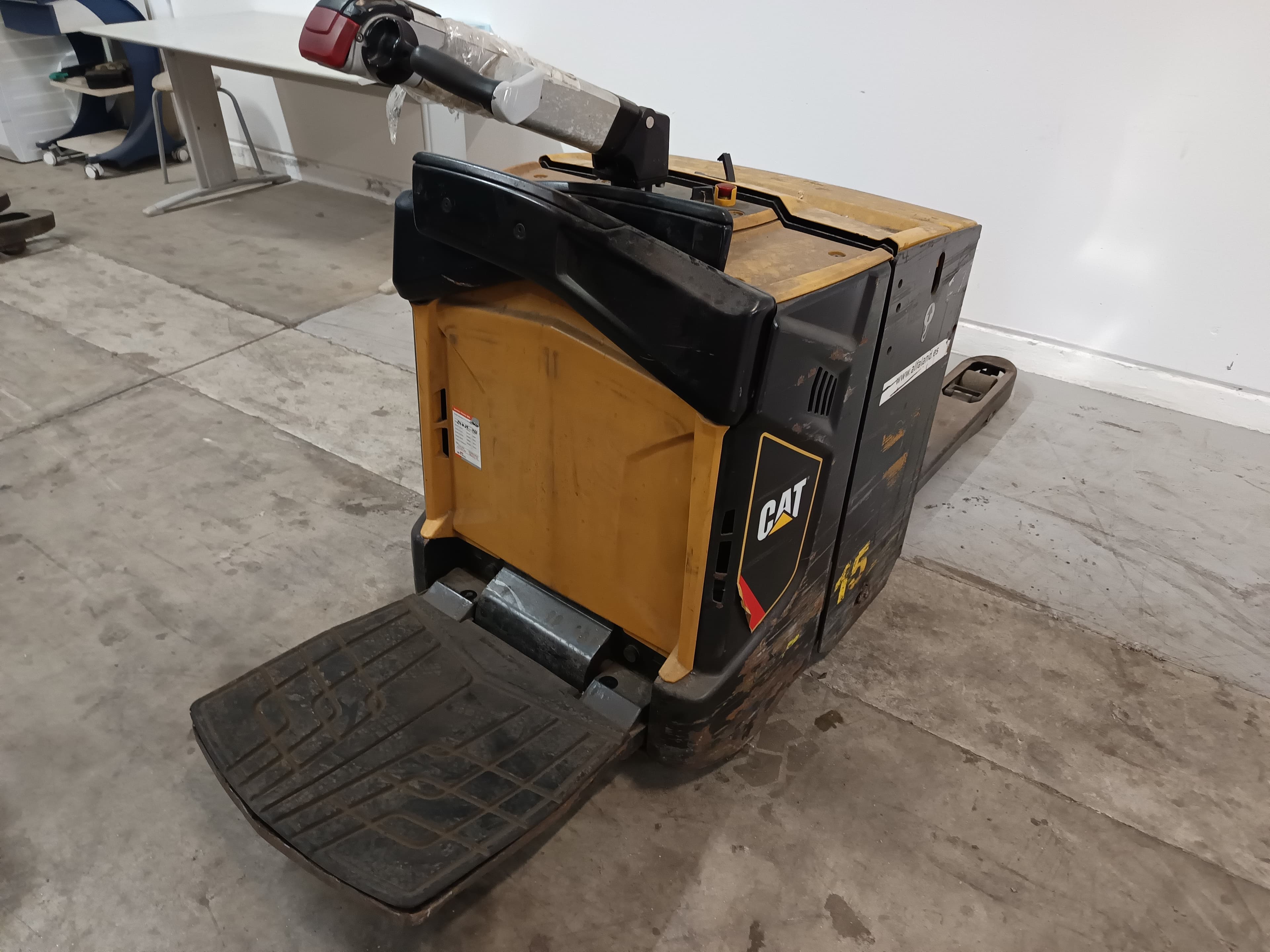 Porta Paletes Elétrico CAT · Ano 2019 — imagem 7