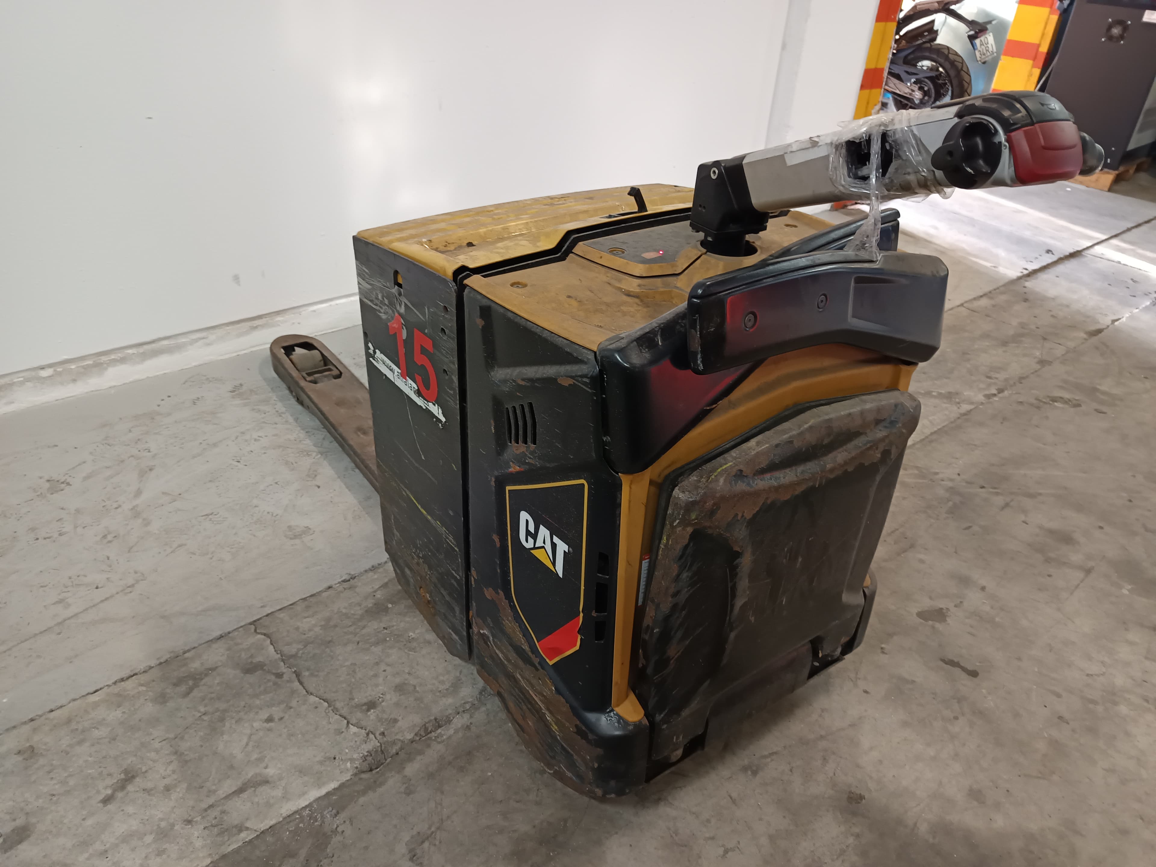 Porta Paletes Elétrico CAT · Ano 2019 — imagem 6