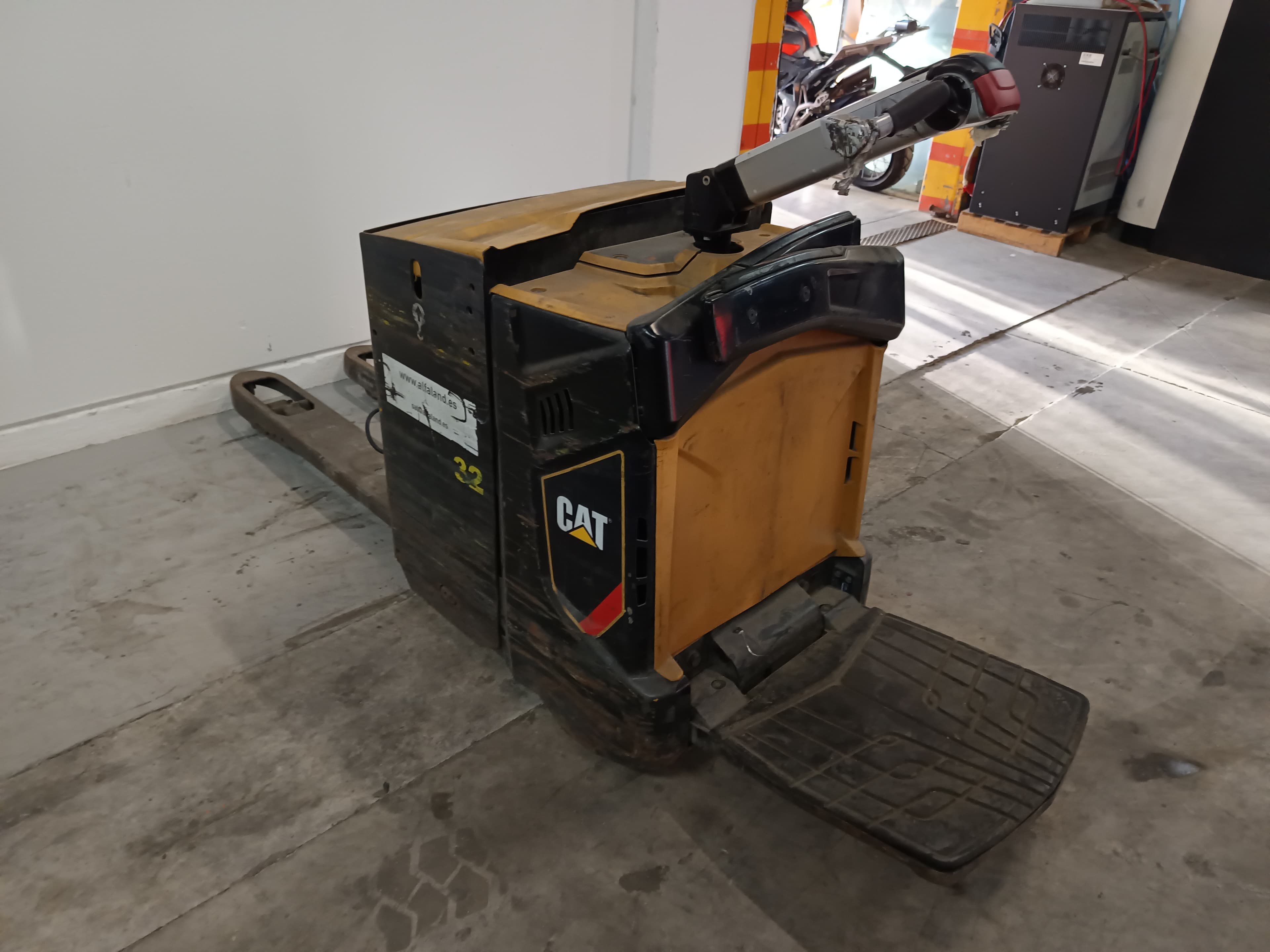 Porta Paletes Elétrico CAT · Ano 2019 — image 5
