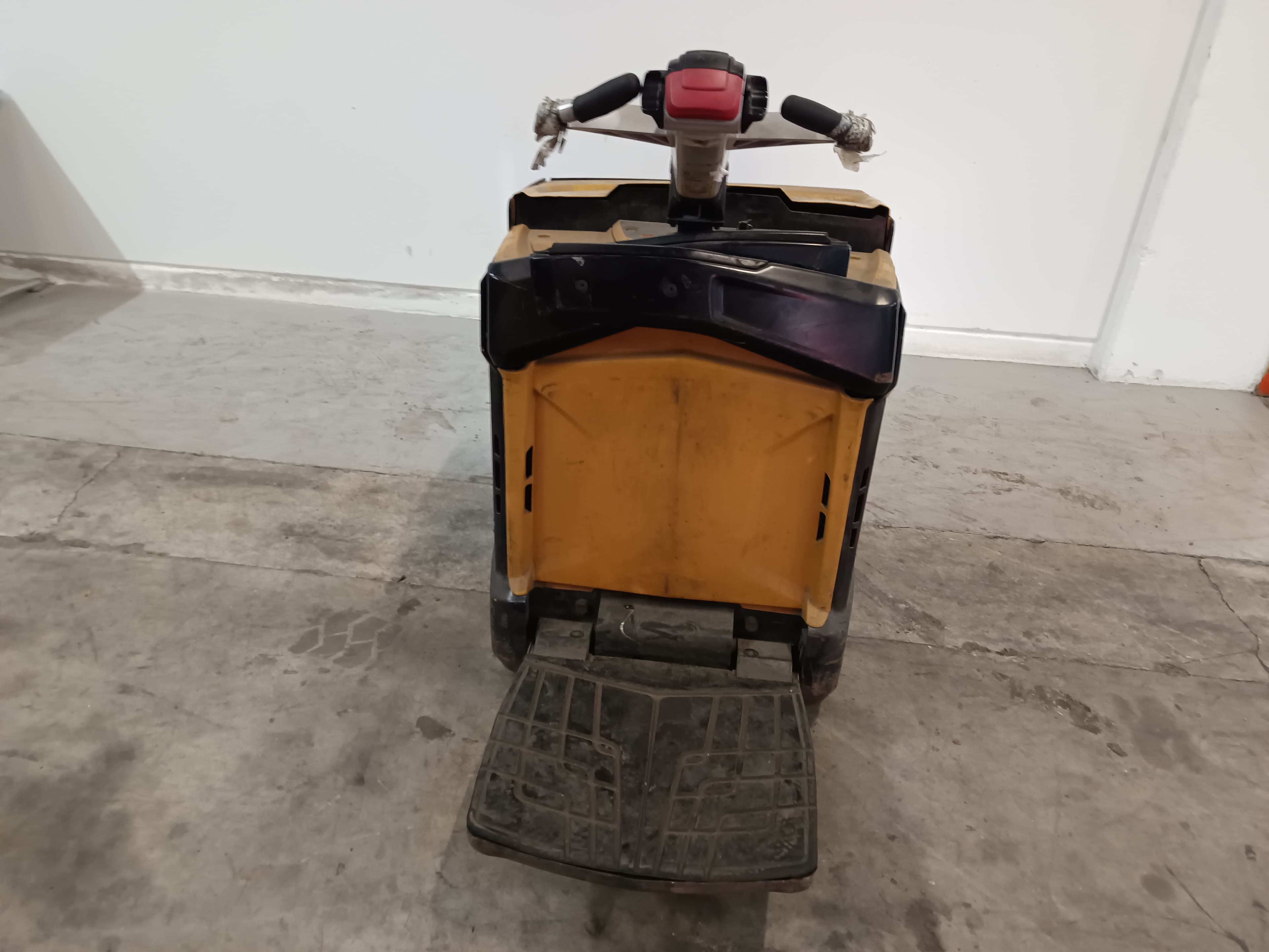 Porta Paletes Elétrico CAT · Ano 2019 — image 4