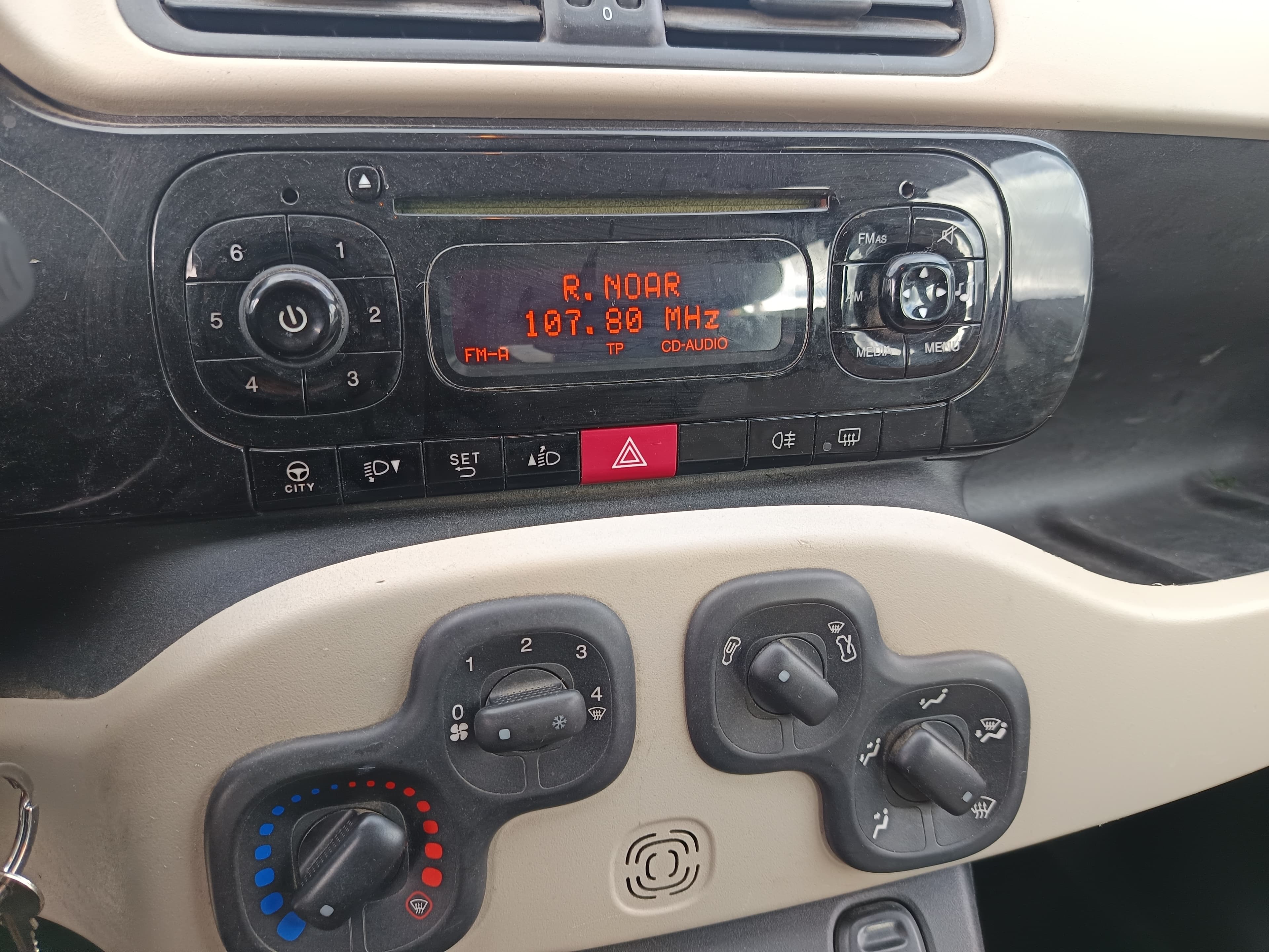 Fiat Panda · Ano 2014 — imagem 34