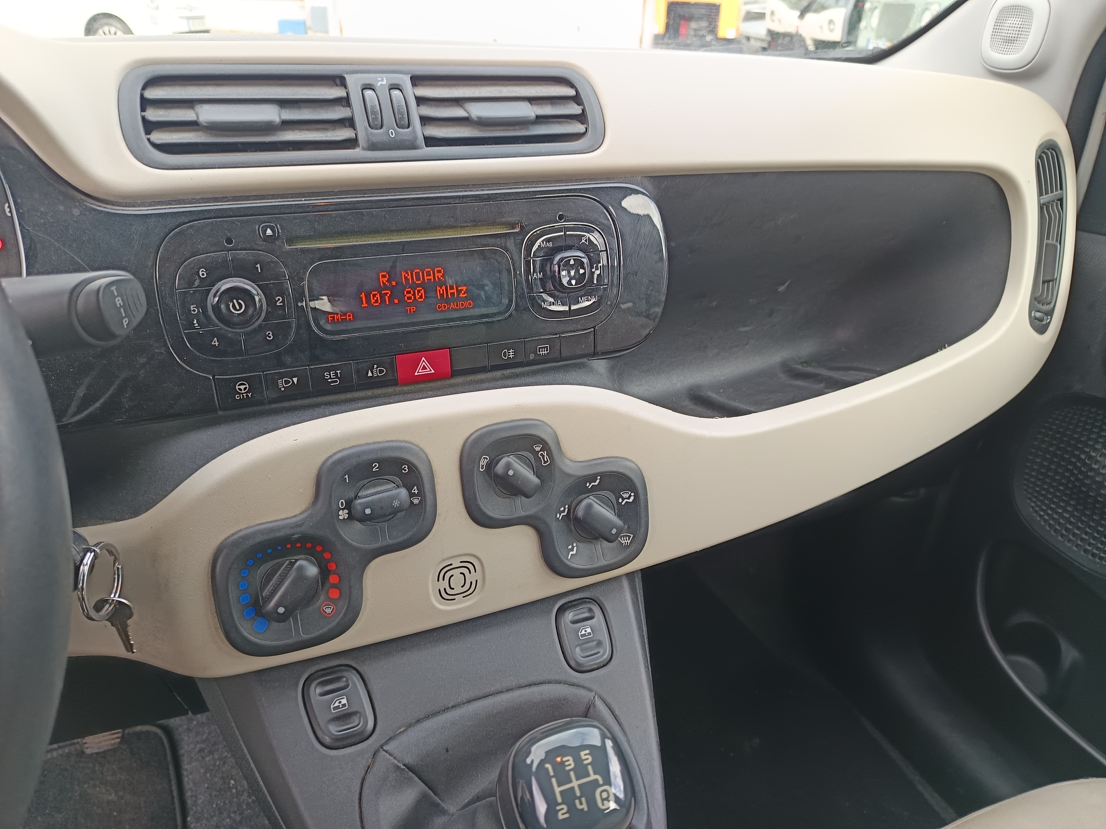 Fiat Panda · Ano 2014 — imagem 33
