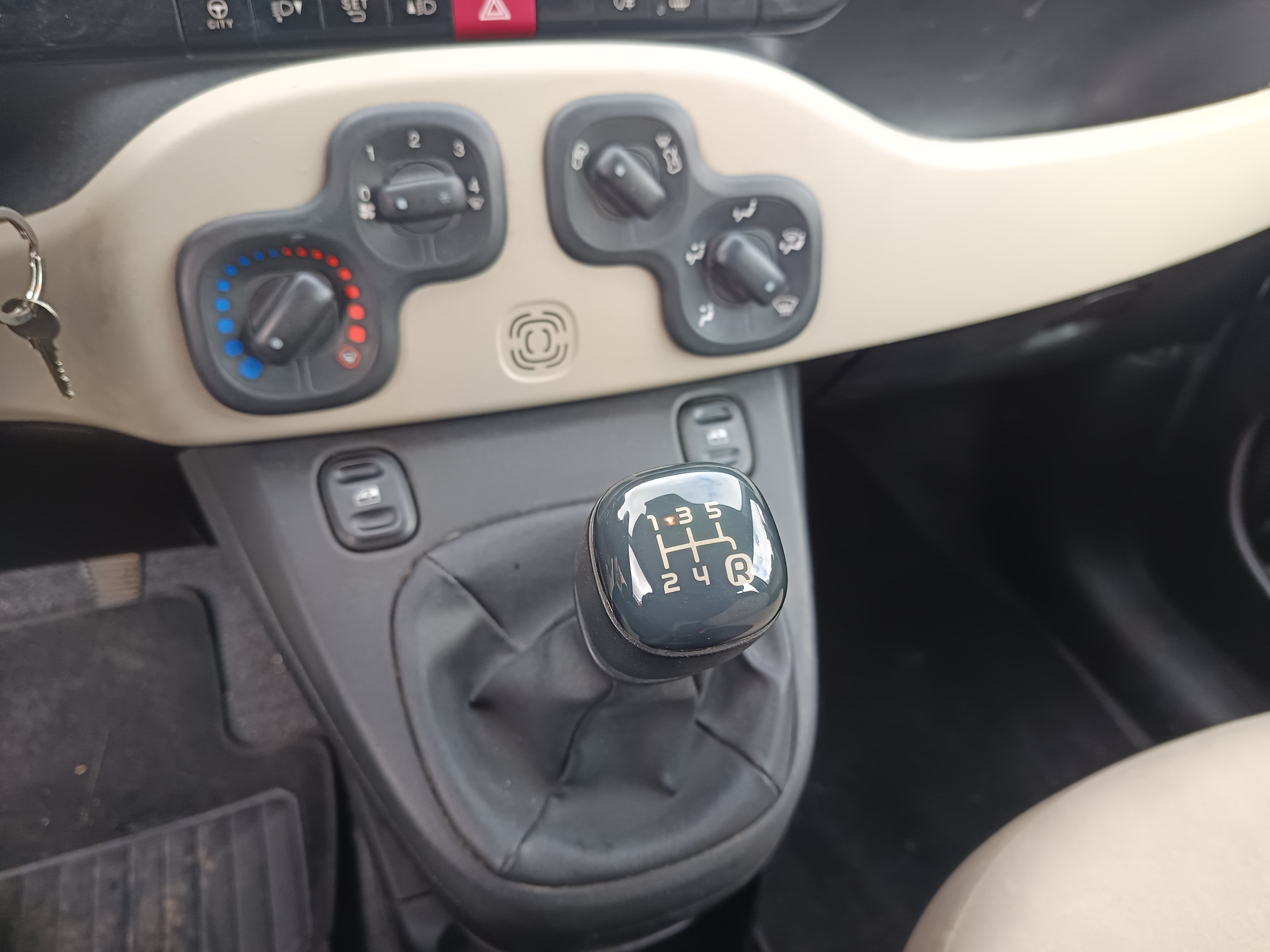 Fiat Panda · Ano 2014 — imagem 35