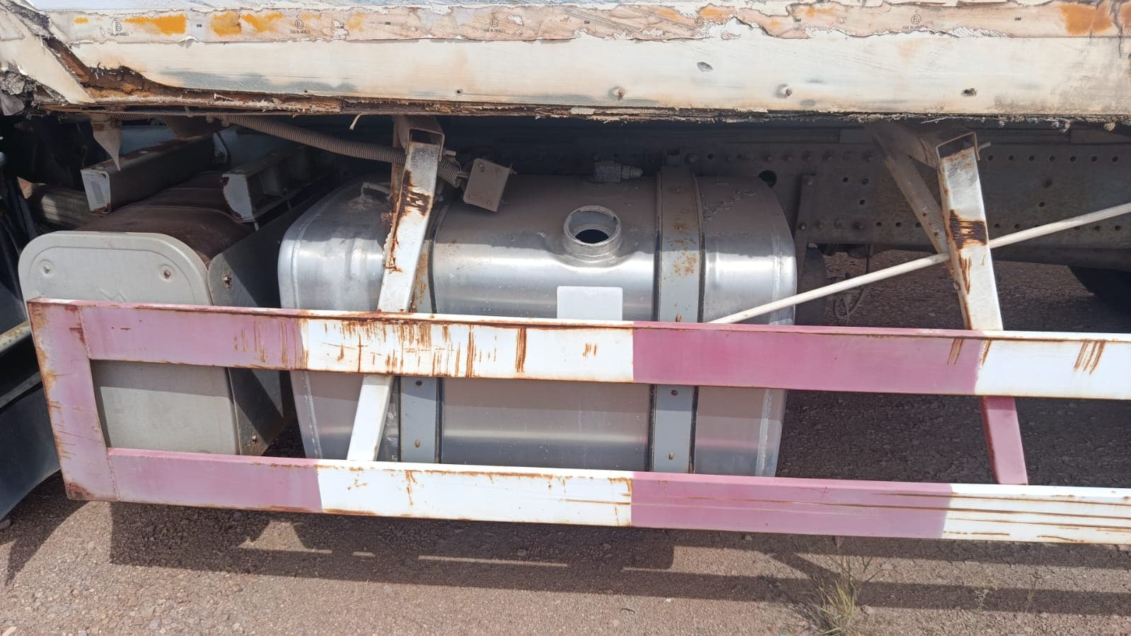 Camião frigorífico Sinotruk Howo 336 — imagen 11