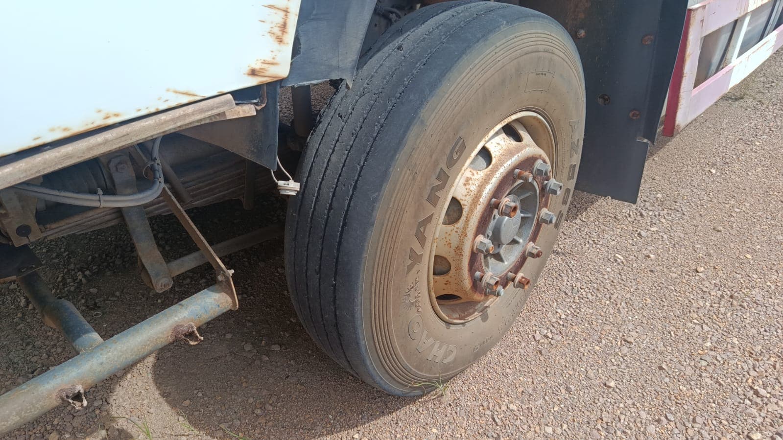 Camião frigorífico Sinotruk Howo 336 — imagen 8