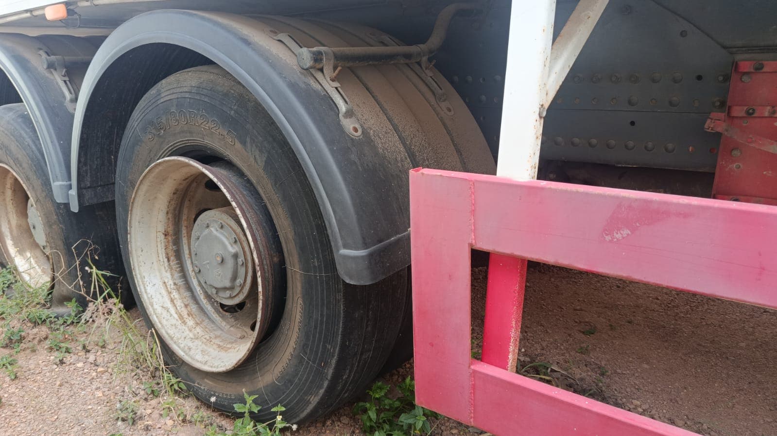 Camião frigorífico Sinotruk Howo 336 — image 5
