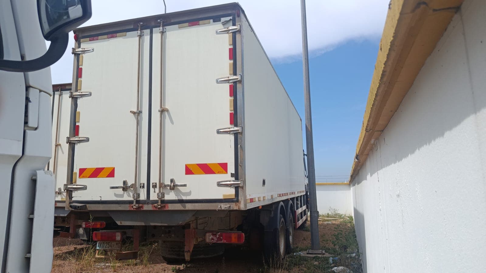Camião frigorífico Sinotruk Howo 336 — image 2