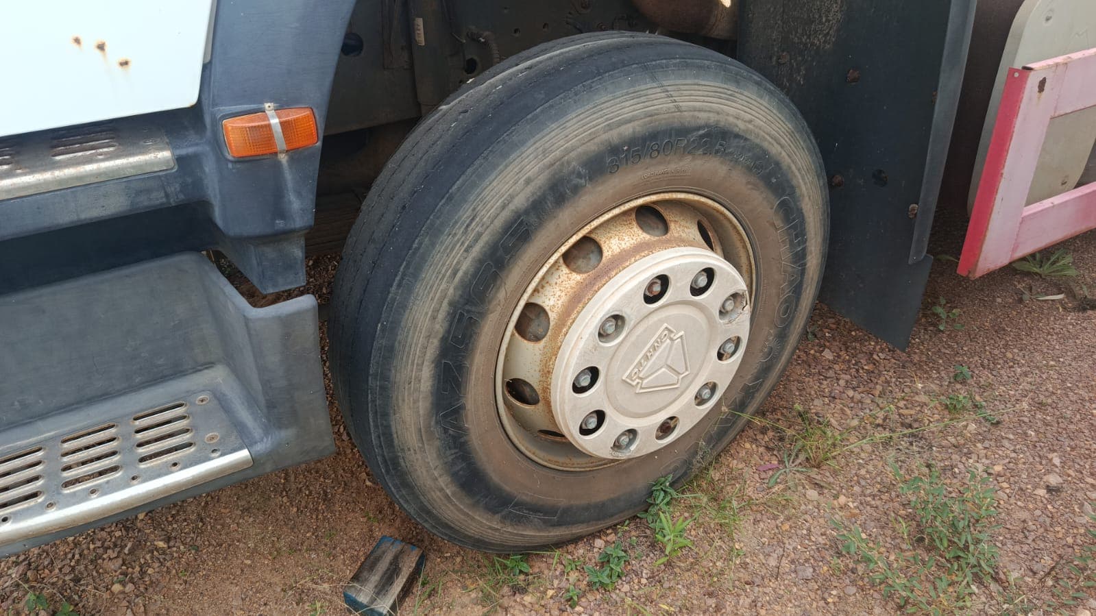 Camião frigorífico Sinotruk Howo 336 — image 7