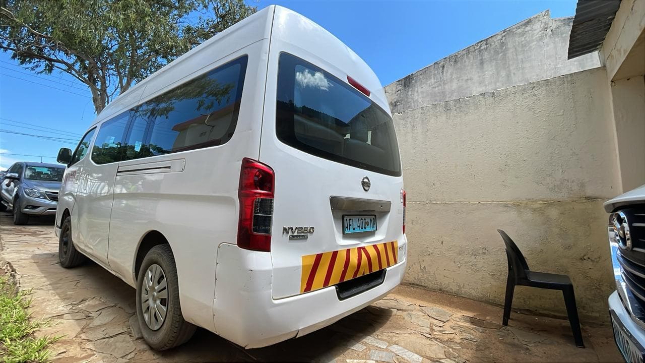 Nissan Urvan 2,71m - 2015 — image 2