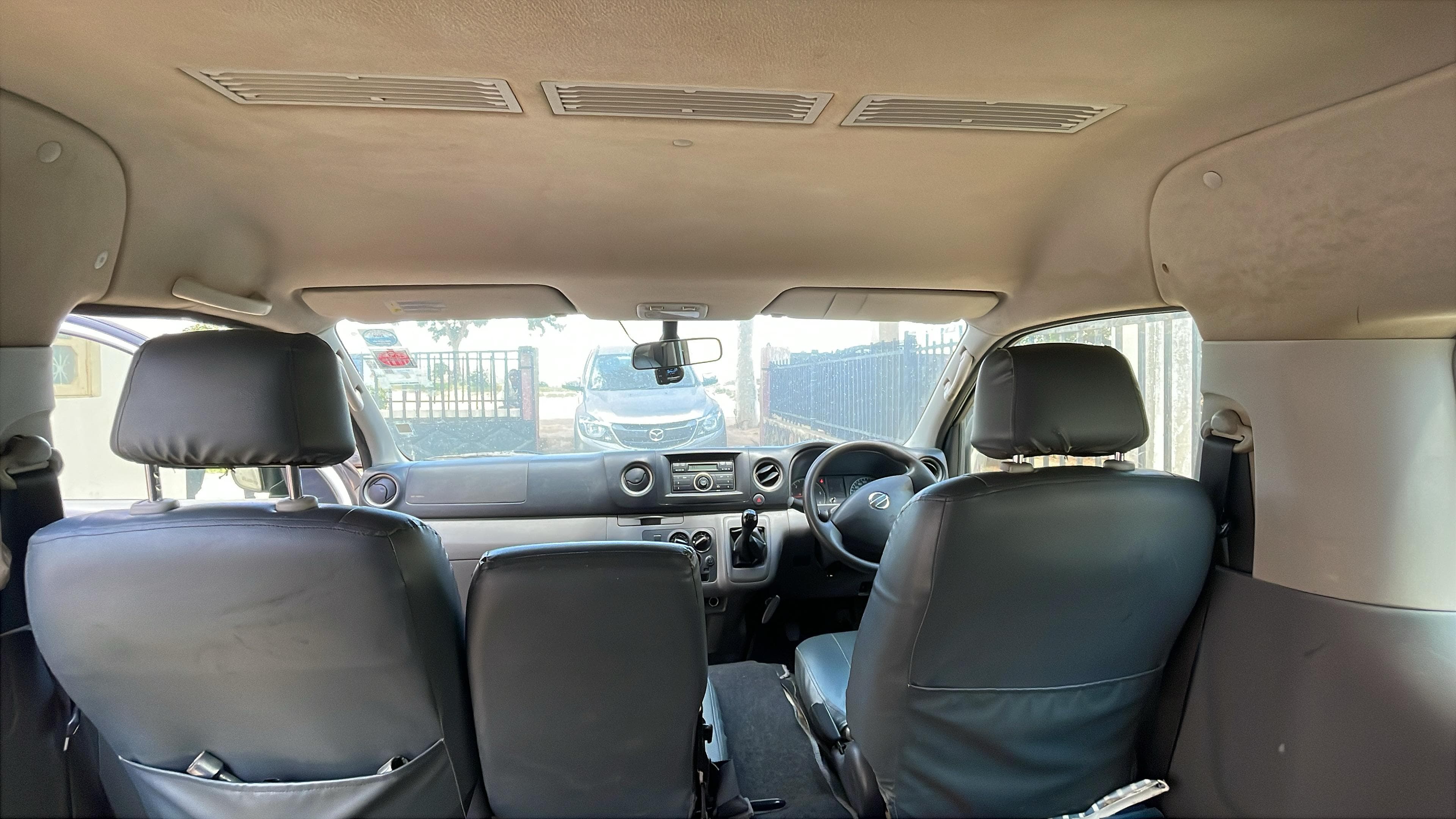 Nissan Urvan 2,71m - 2015 — image 11