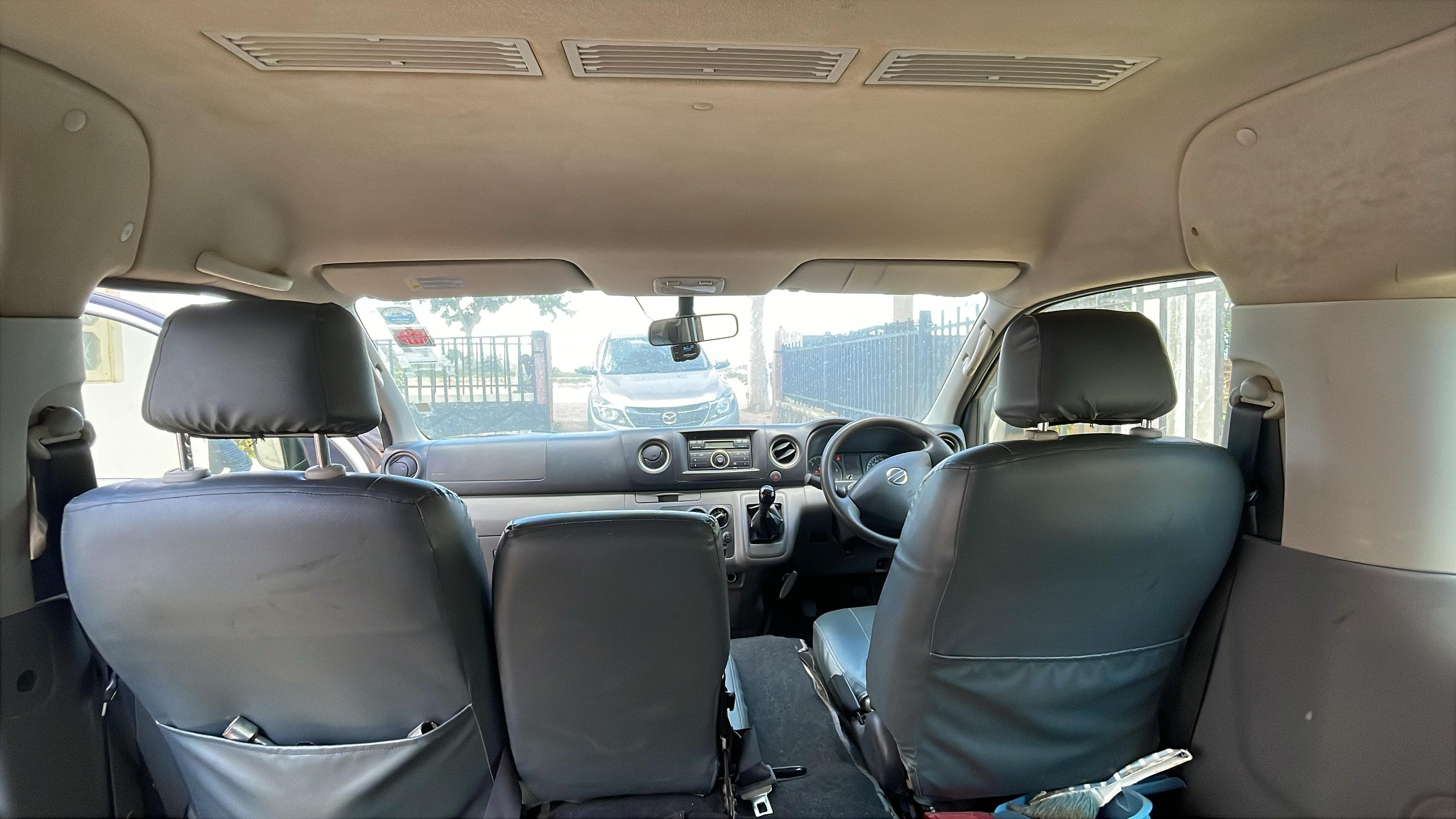Nissan Urvan 2,71m - 2015 — image 12