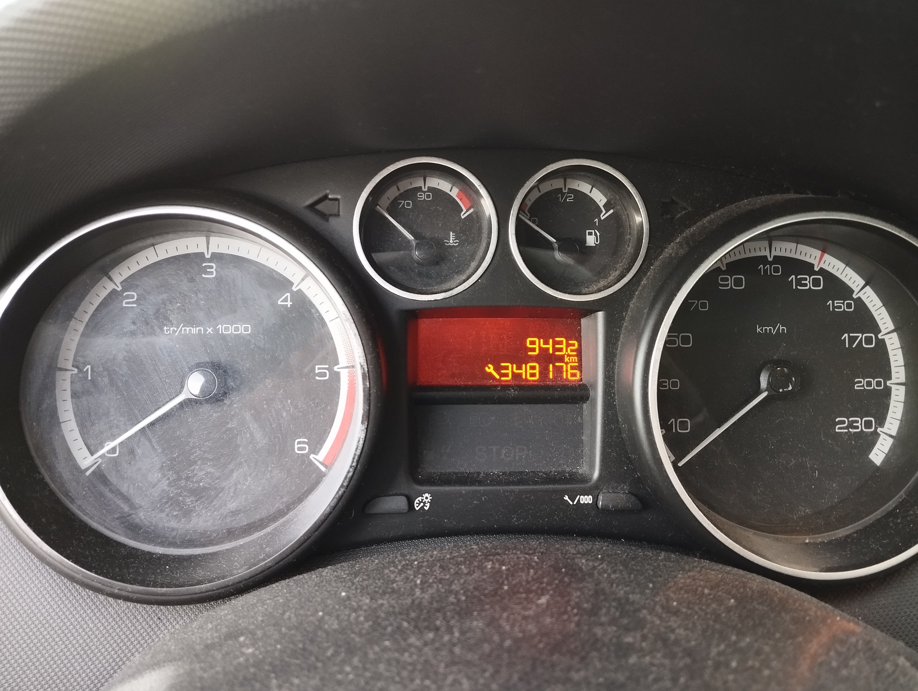 Peugeot 308 SW 1.6 HDi · Ano 2010 — imagem 15