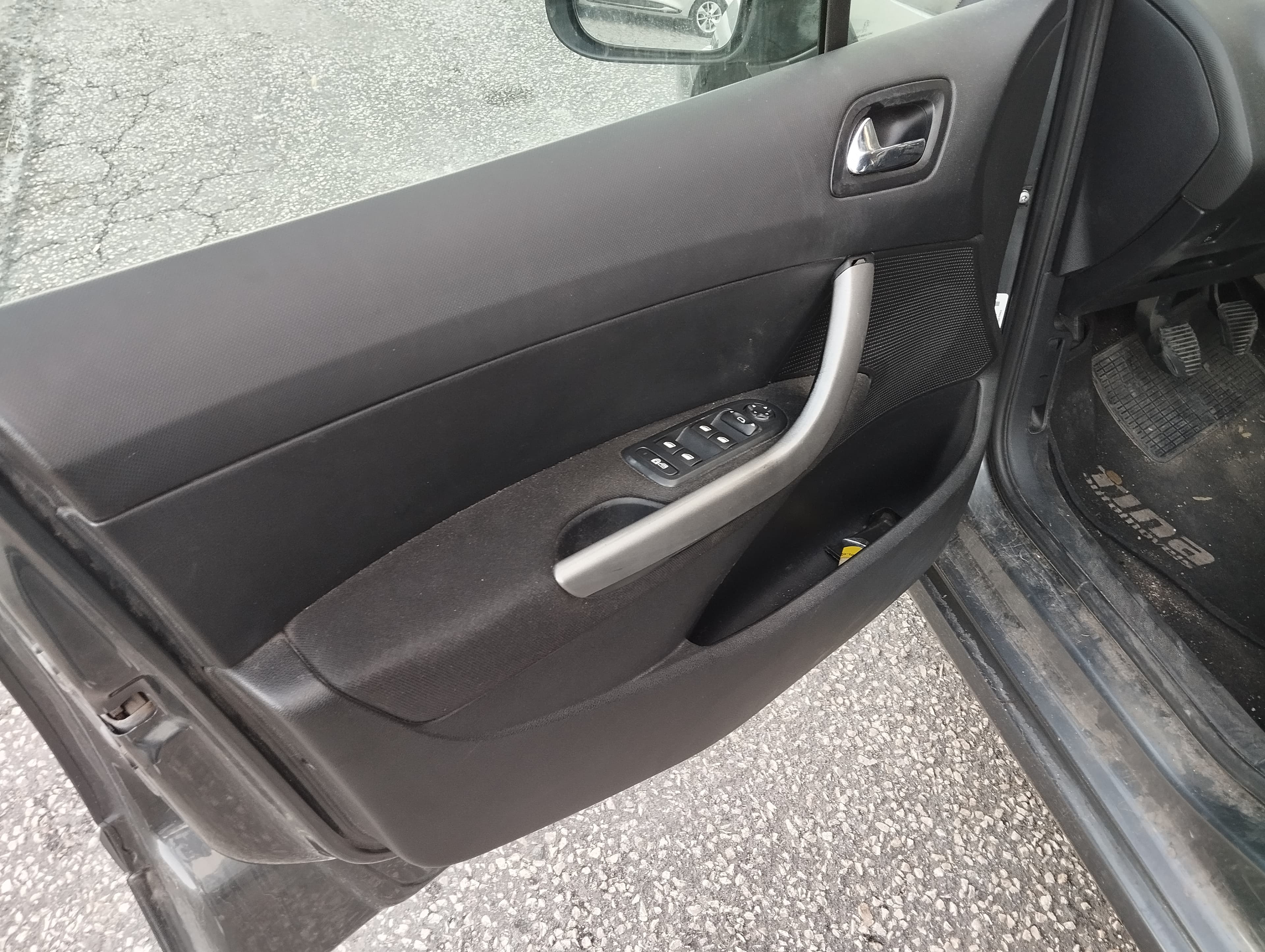 Peugeot 308 SW 1.6 HDi · Ano 2010 — imagem 11