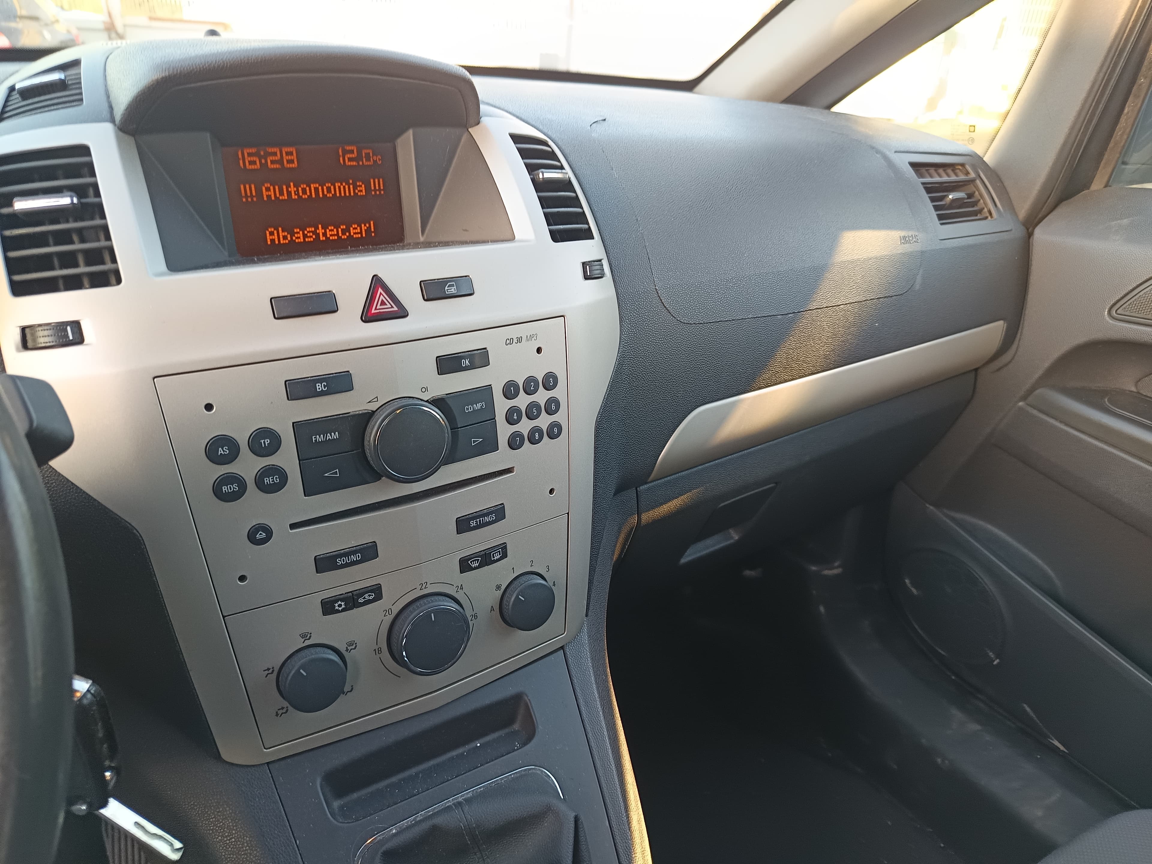 Opel Zafira · Ano 2009 — imagen 40