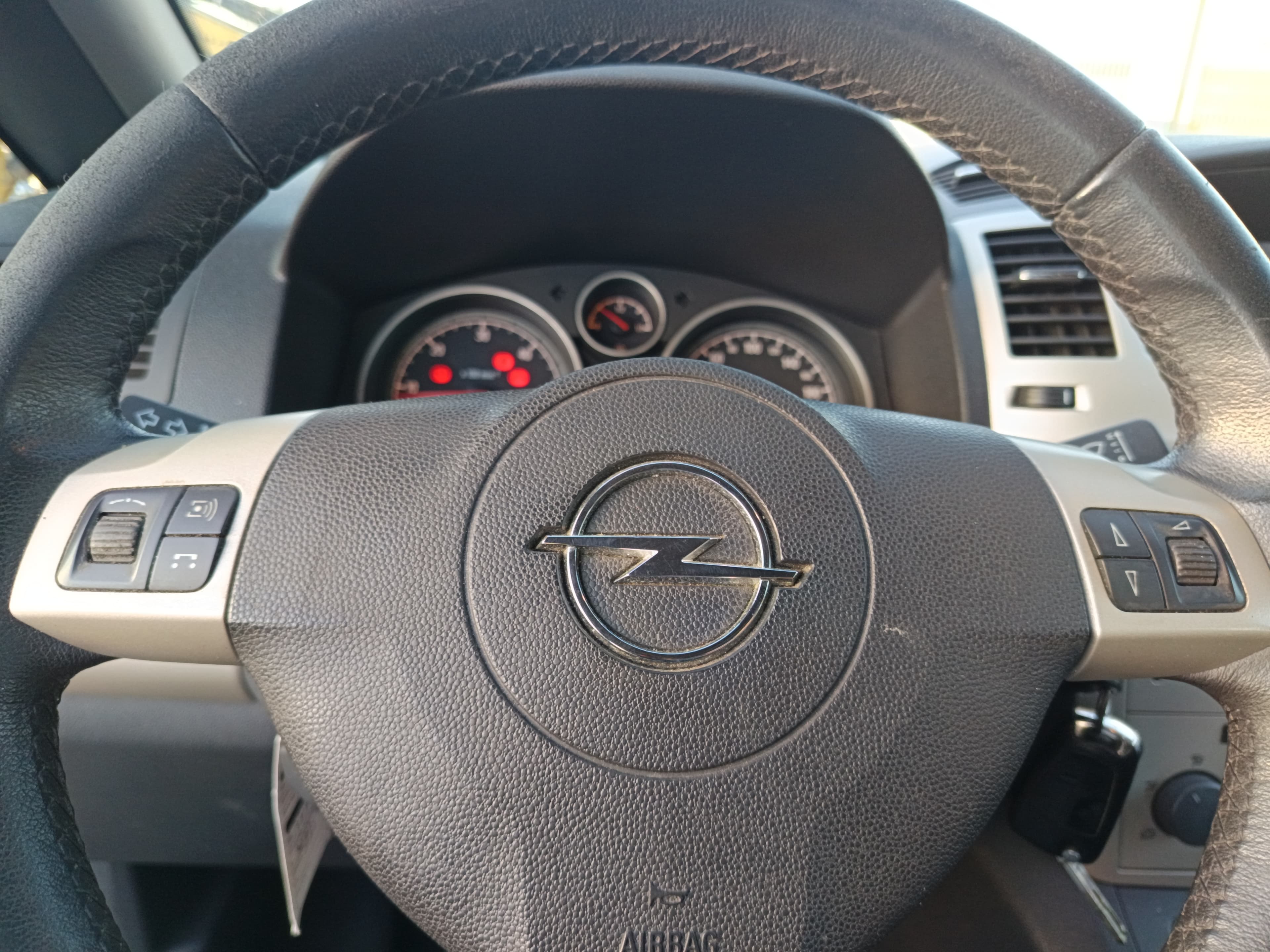 Opel Zafira · Ano 2009 — imagen 44